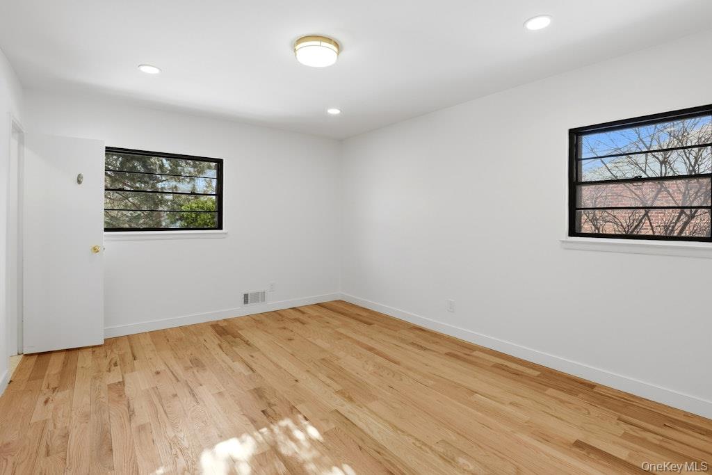 #14 photo, 32 Rockland Drive, Jericho , NY 11753