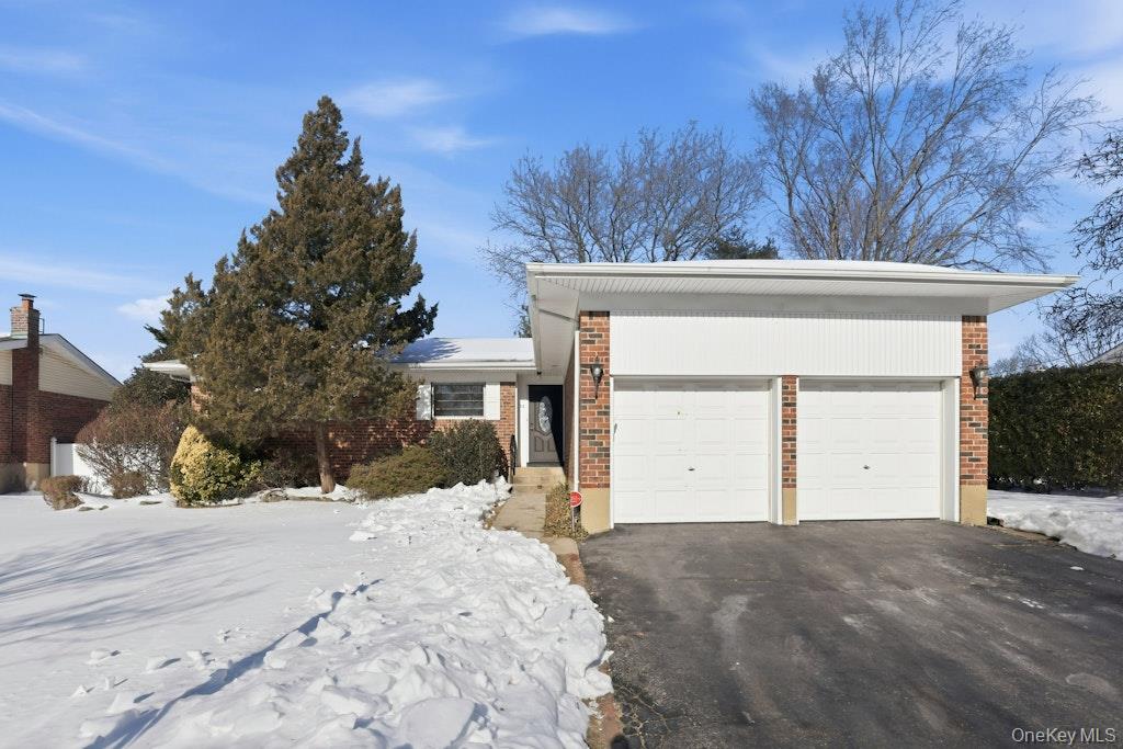 #20 photo, 32 Rockland Drive, Jericho , NY 11753