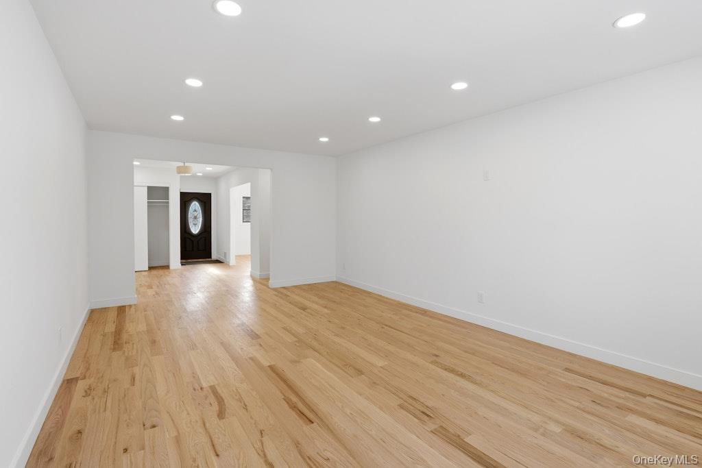 #9 photo, 32 Rockland Drive, Jericho , NY 11753