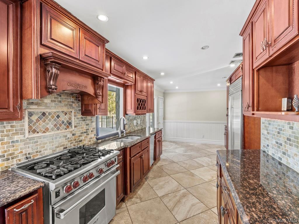 #19 photo, Brookville, Brookville , NY 11545