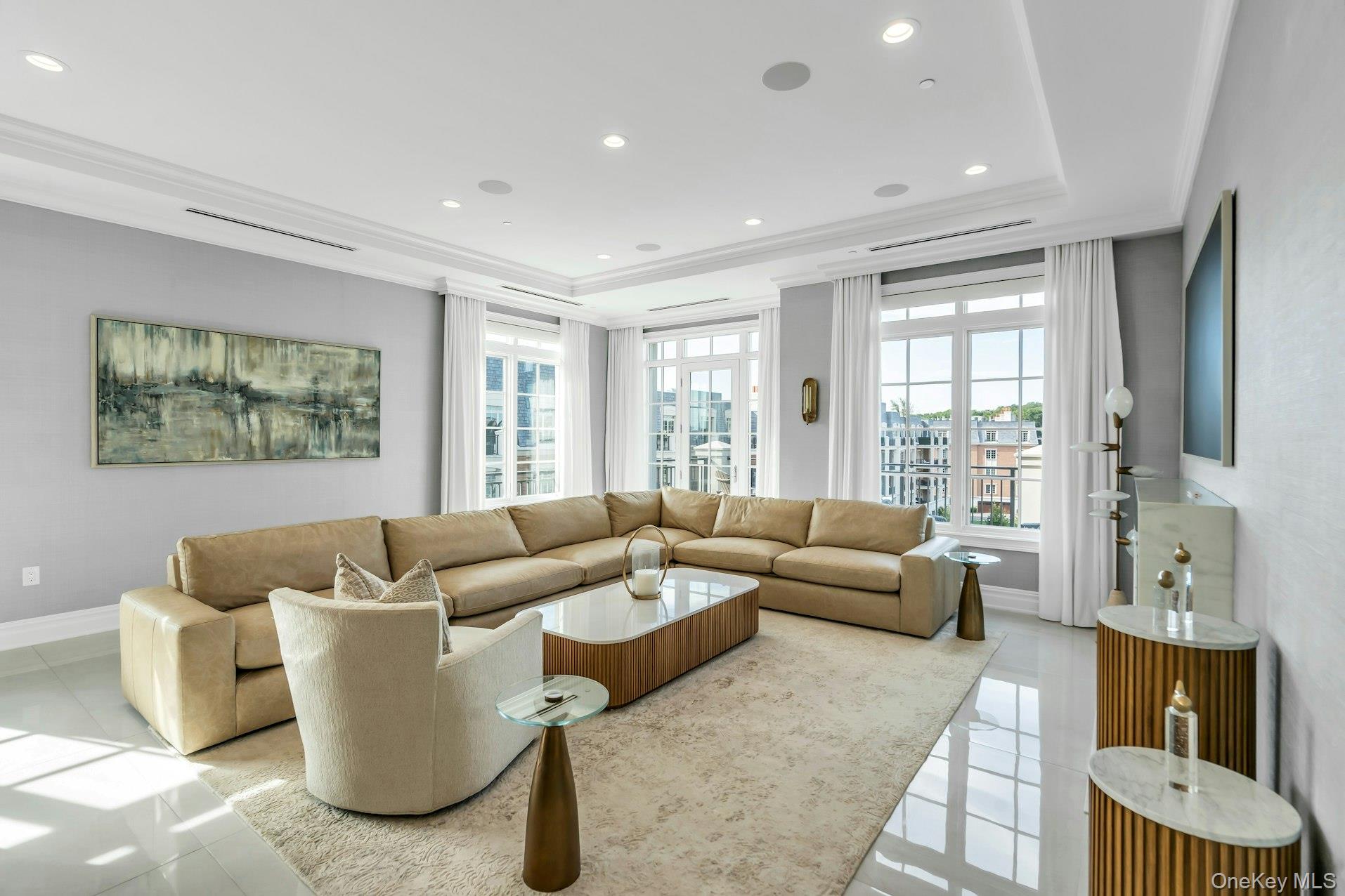 #2 photo, 3000 Royal Court, North Hills , NY 11040