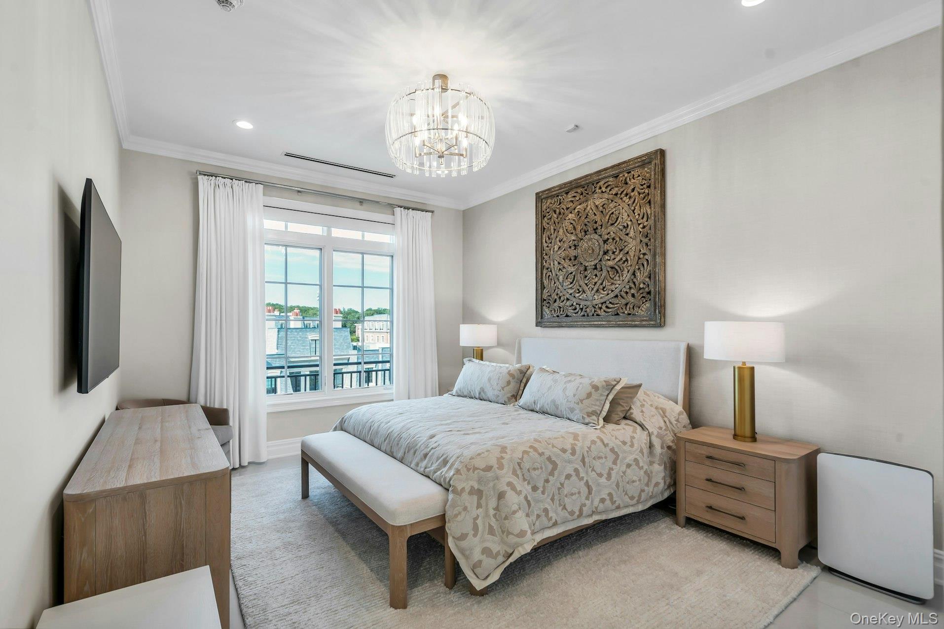 #9 photo, 3000 Royal Court, North Hills , NY 11040