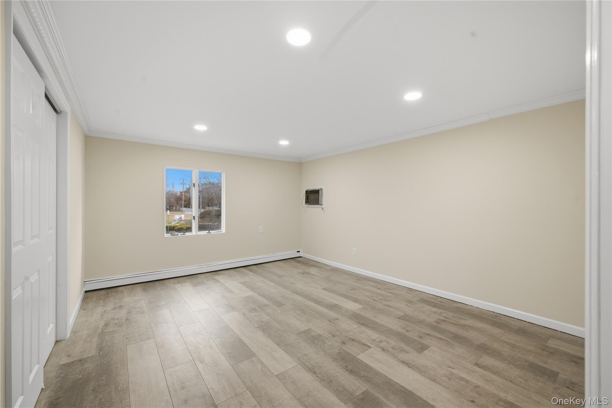 #4 photo, 257 southaven Avenue, Medford , NY 11763