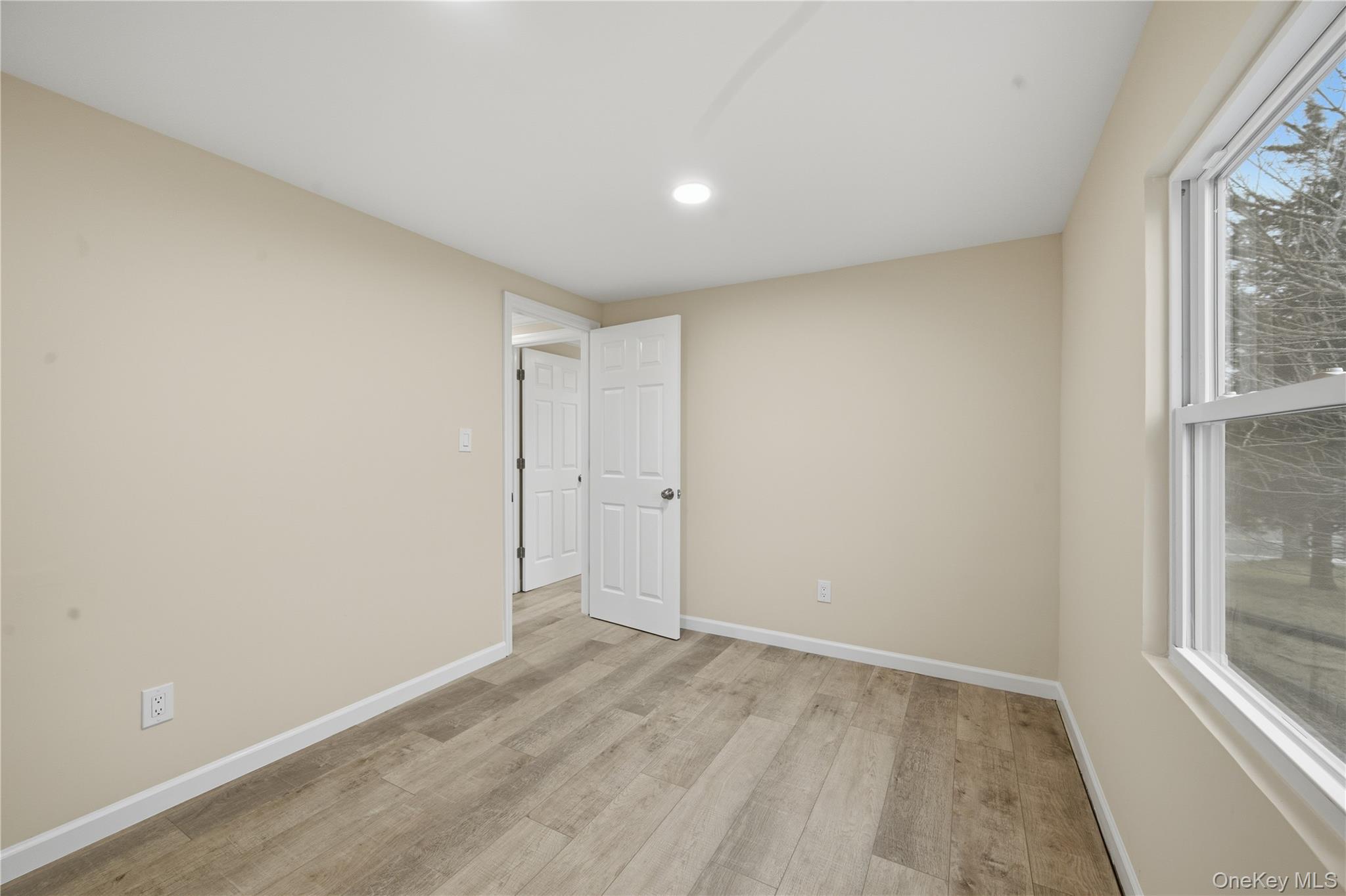 #9 photo, 257 southaven Avenue, Medford , NY 11763