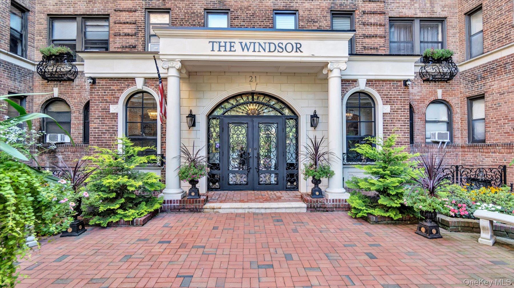 #20 photo, 21 Barstow Road, 长岛 Great Neck , NY 11021