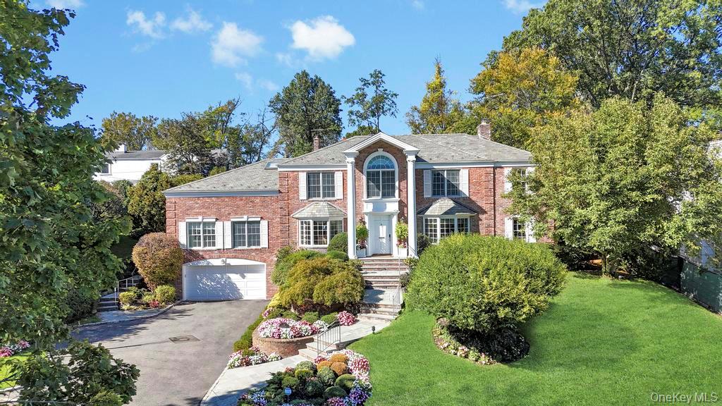 #1 photo, 22 Bayside Drive, Great Neck , NY 11023