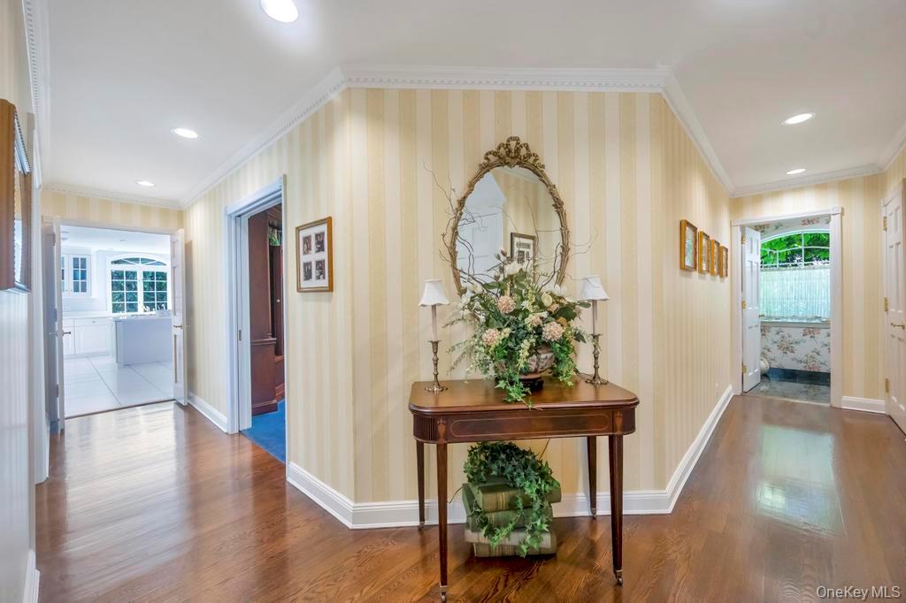 #10 photo, 22 Bayside Drive, Great Neck , NY 11023