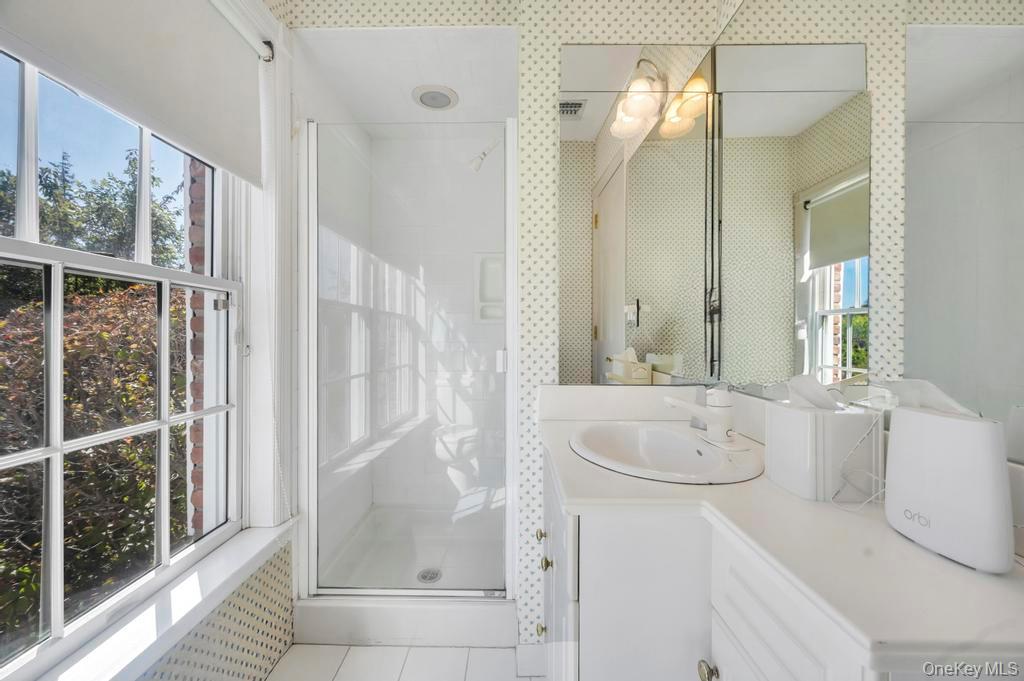 #17 photo, 22 Bayside Drive, Great Neck , NY 11023