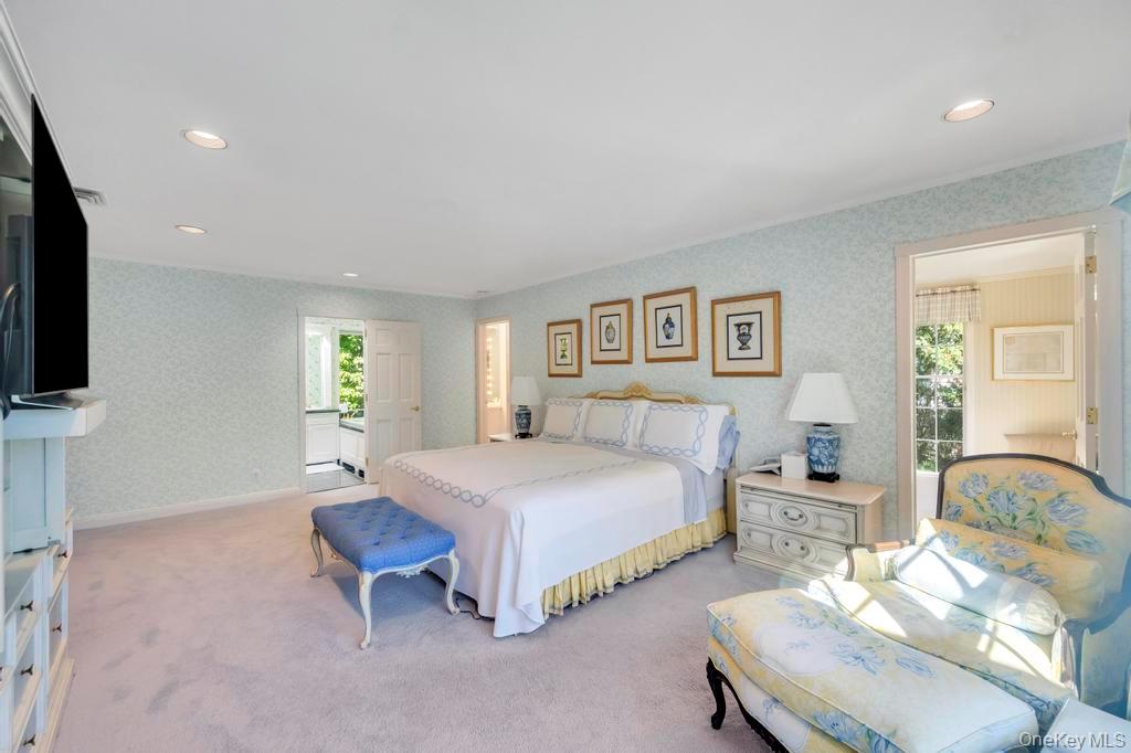 #19 photo, 22 Bayside Drive, Great Neck , NY 11023