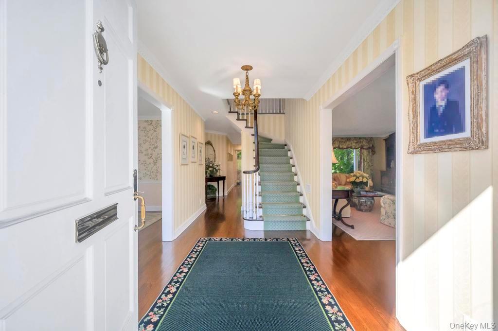 #3 photo, 22 Bayside Drive, Great Neck , NY 11023