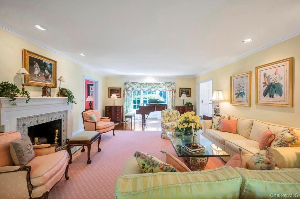 #5 photo, 22 Bayside Drive, Great Neck , NY 11023