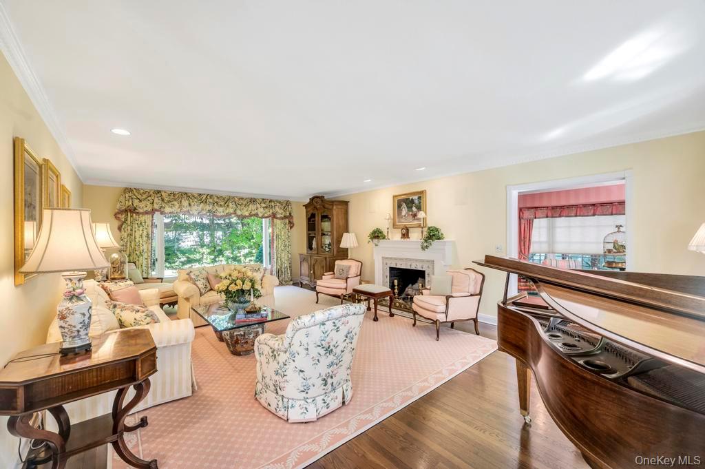 #7 photo, 22 Bayside Drive, Great Neck , NY 11023