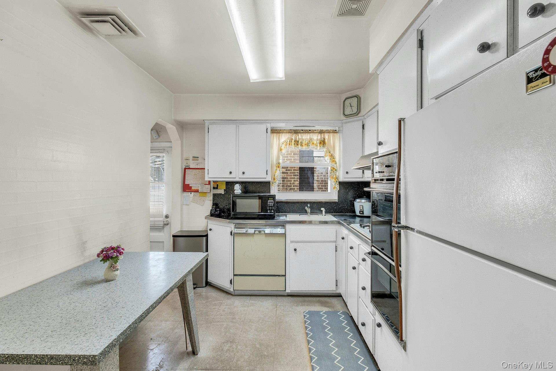 #12 photo, 197 Emory Road, নাসাউ কাউন্টি Mineola , NY 11501