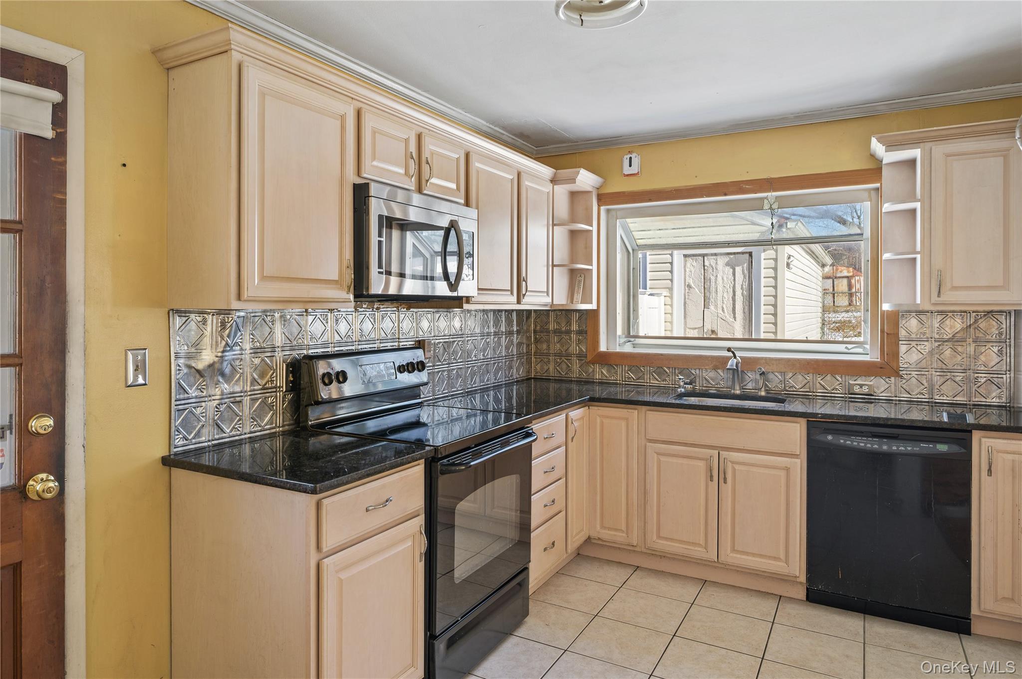 #7 photo, 285 Madison Avenue, Port Chester , NY 10573