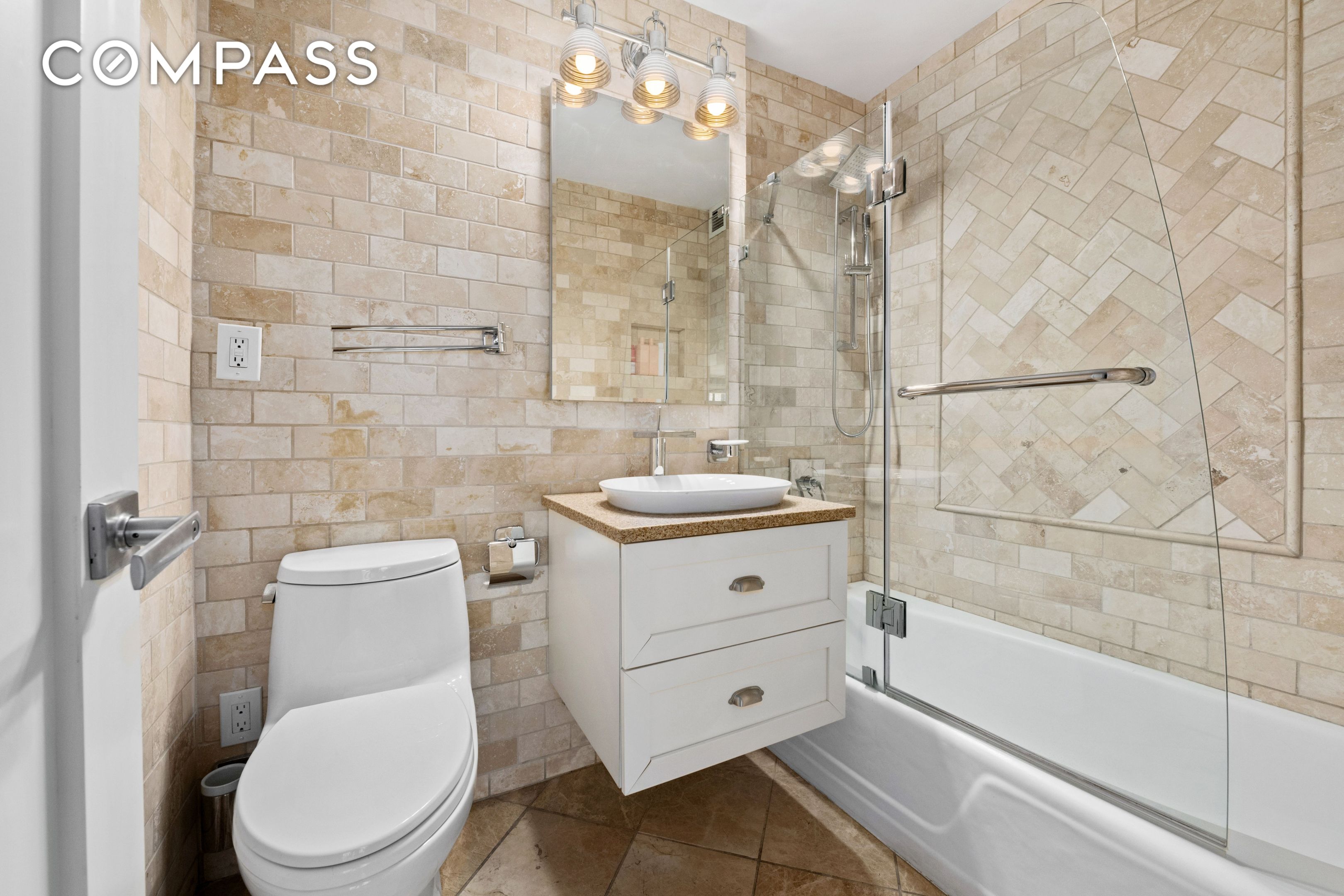 #13 photo, 50 E 89th Street, Upper East Side , NY 10128