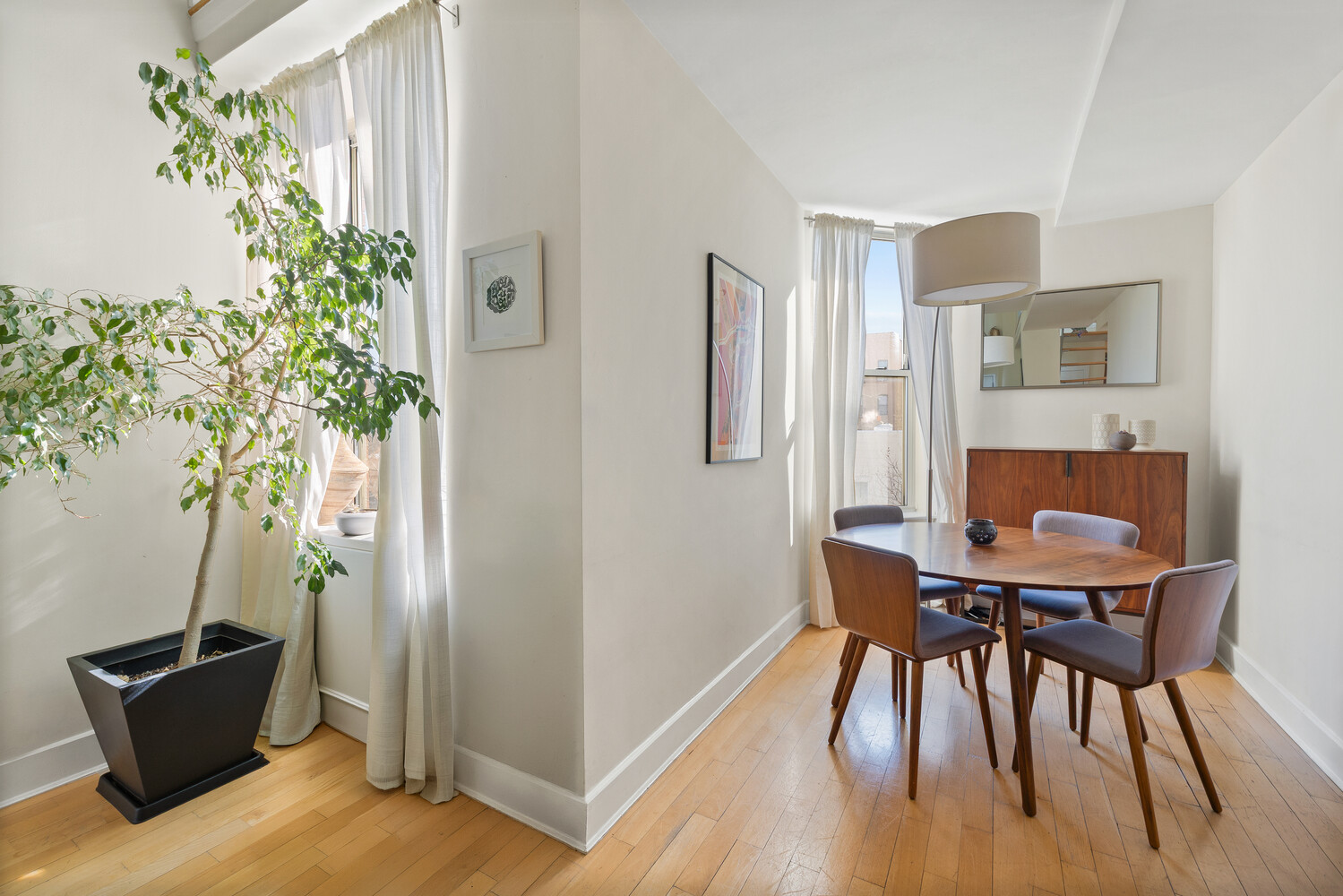 #5 photo, 63 CONSELYEA Street, Williamsburg , NY 11211