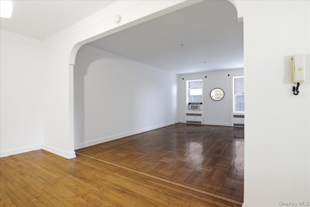 #9 photo, 111-39 76th Road, Forest Hills , NY 11375