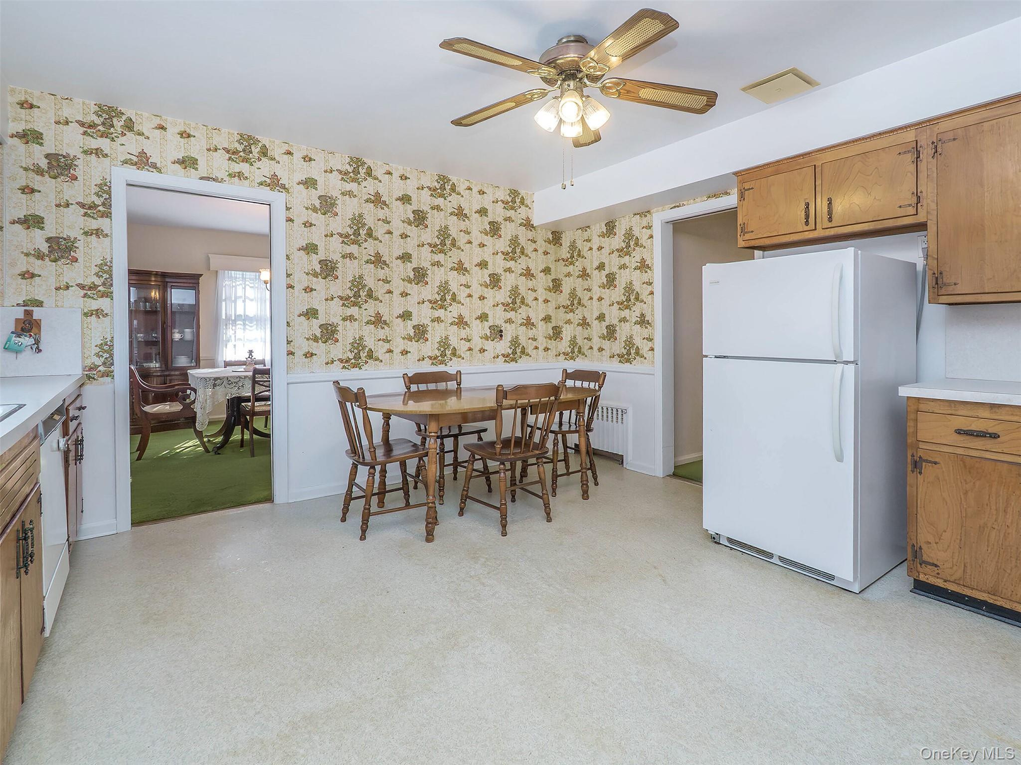 #11 photo, 856 Glen Cove Avenue, नासाउ काउंटी Glen Head , NY 11545