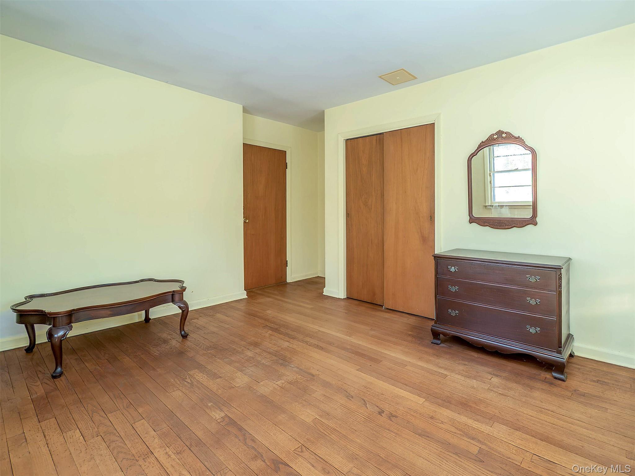 #19 photo, 856 Glen Cove Avenue, नासाउ काउंटी Glen Head , NY 11545