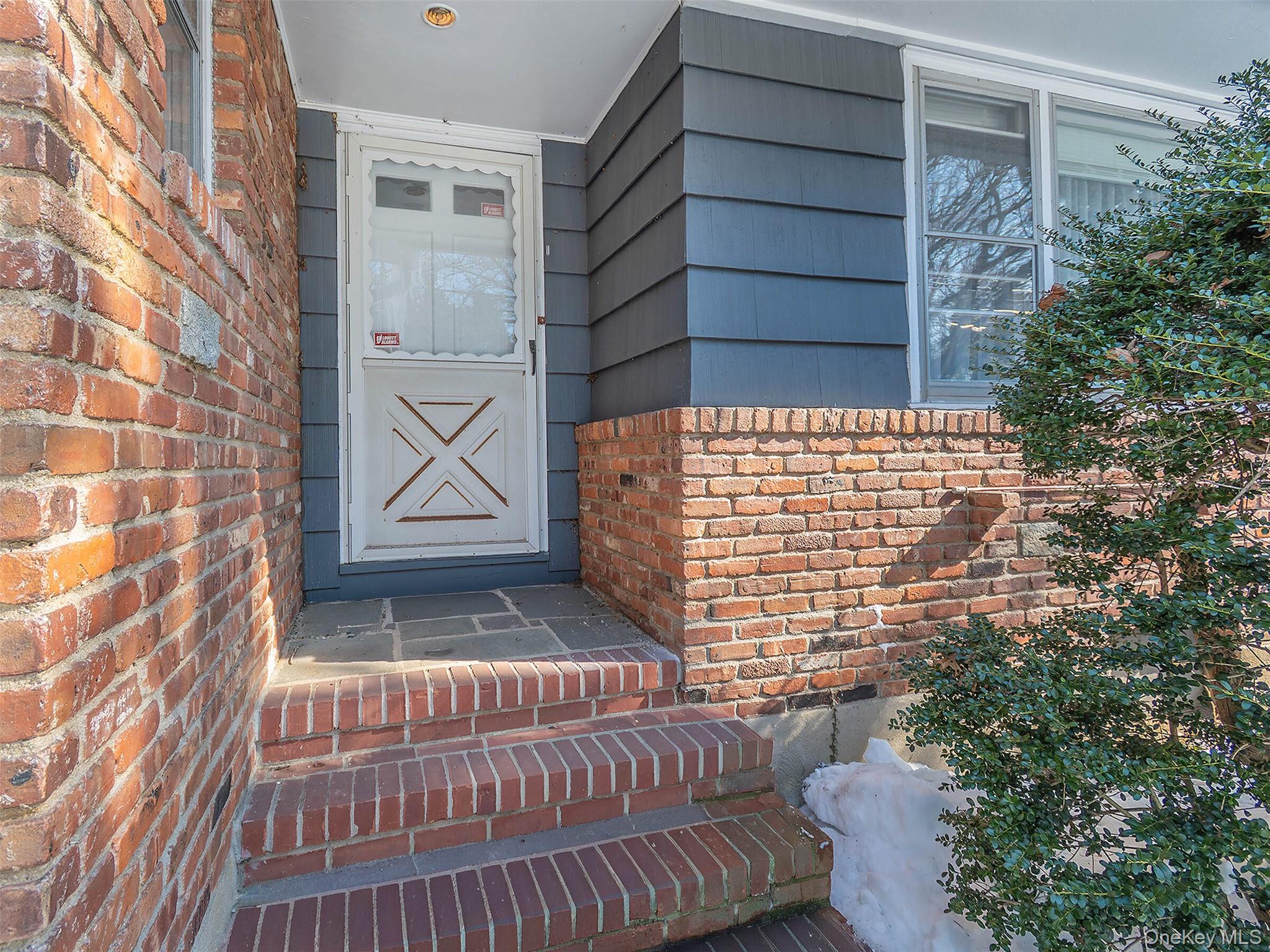 #2 photo, 856 Glen Cove Avenue, नासाउ काउंटी Glen Head , NY 11545