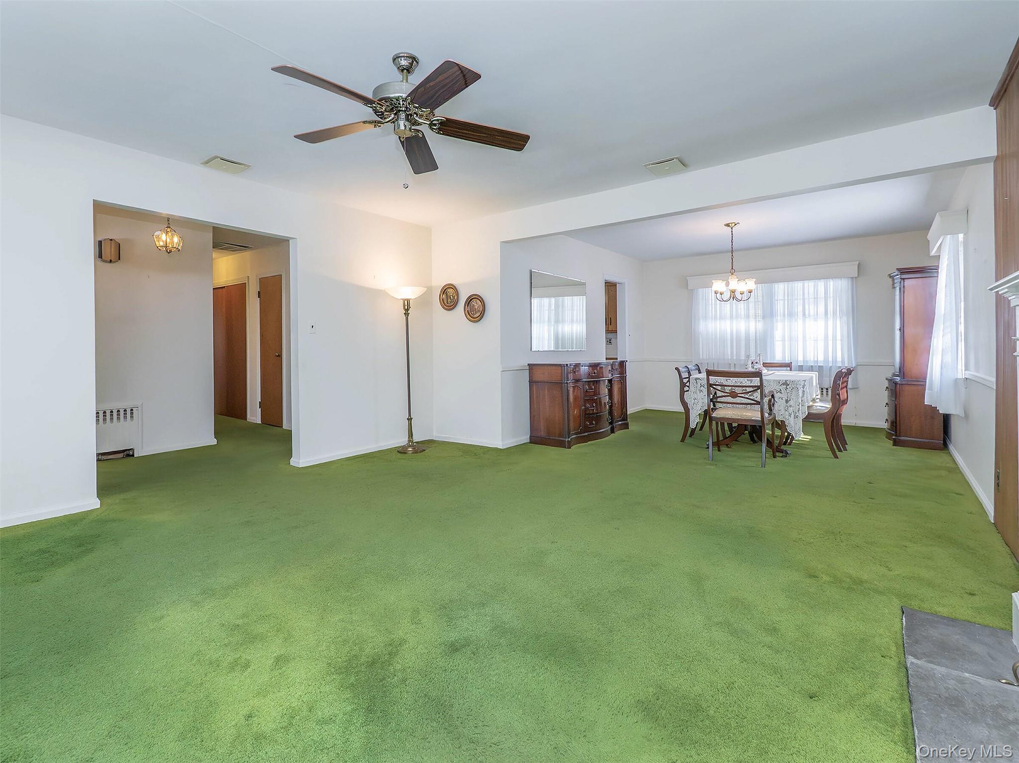 #7 photo, 856 Glen Cove Avenue, नासाउ काउंटी Glen Head , NY 11545