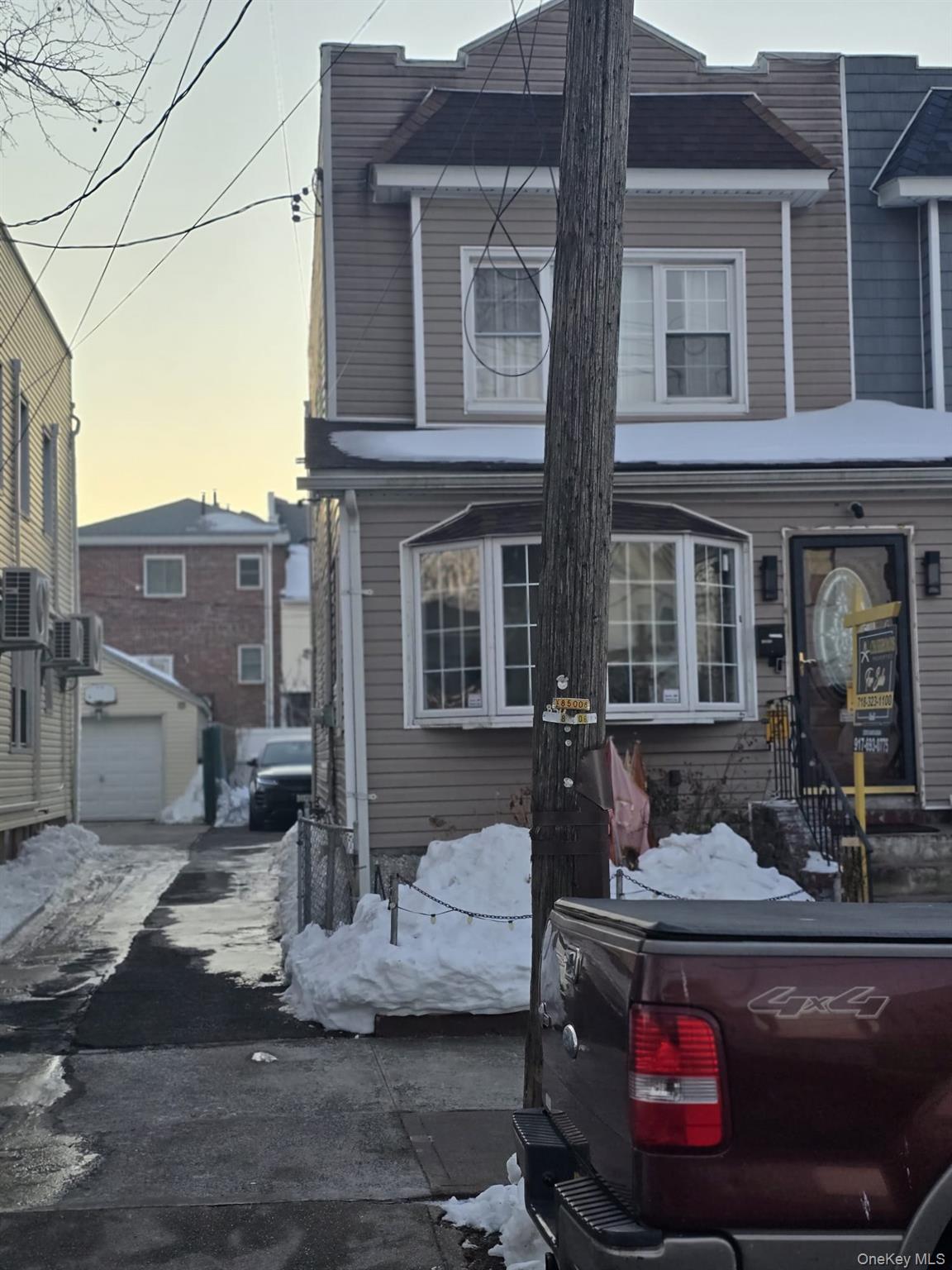 #2 photo, 10318 126th Street, קווינס Richmond Hill S. , NY 11419