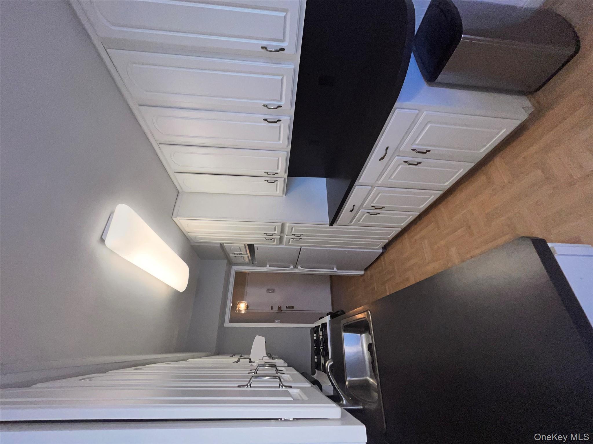 #4 photo, 60 Hempstead Avenue, Lynbrook , NY 11563