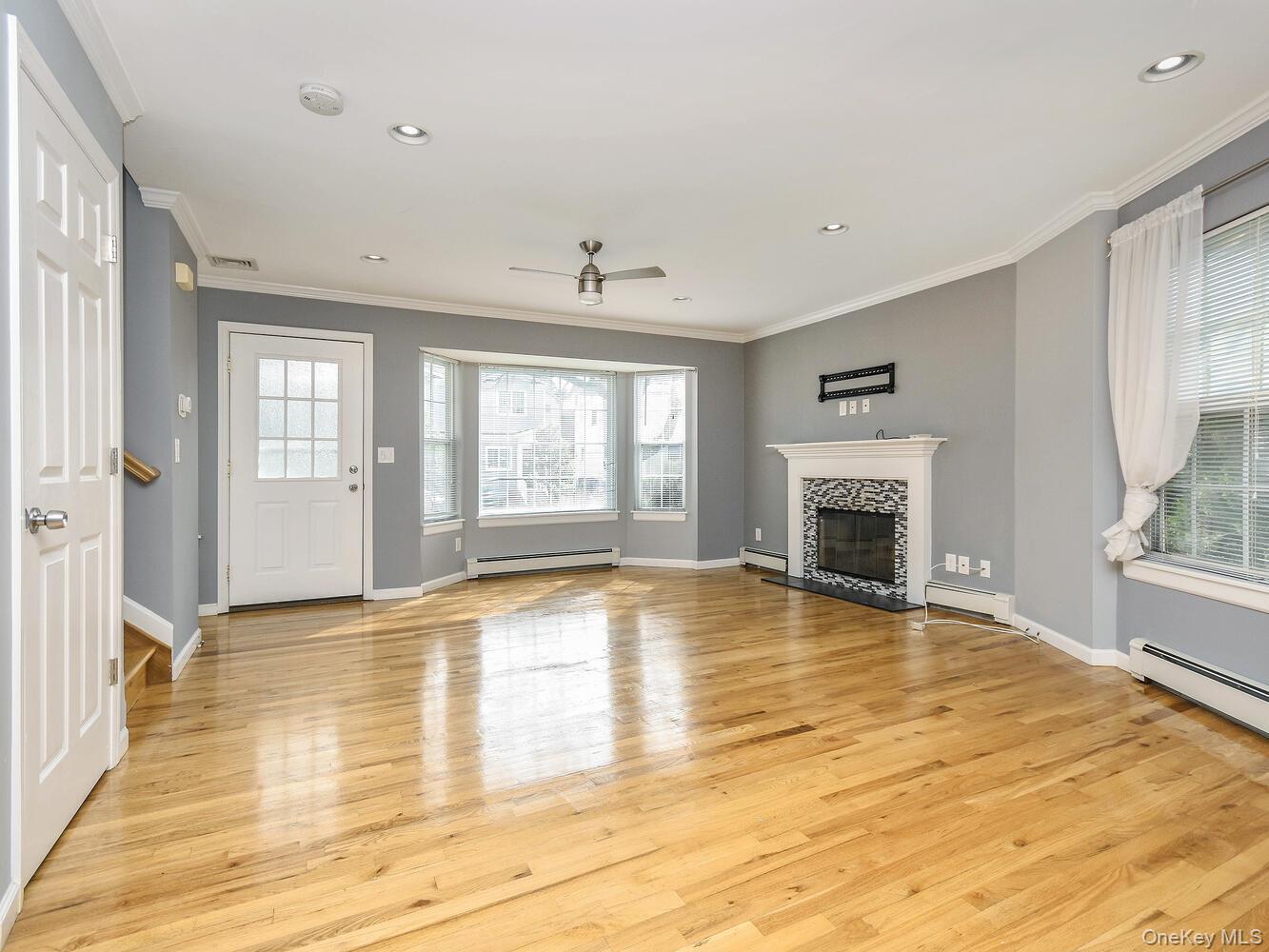 #3 photo, 49 Ashwood Road Apt A, Port Washington , NY 11050