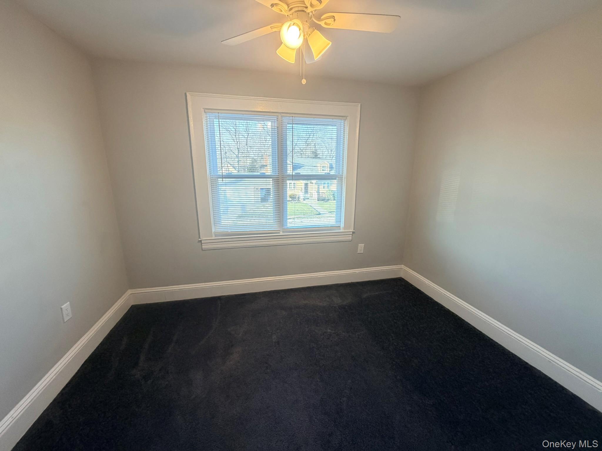 #5 photo, 1924 Commonwealth Avenue, Merrick , NY 11566