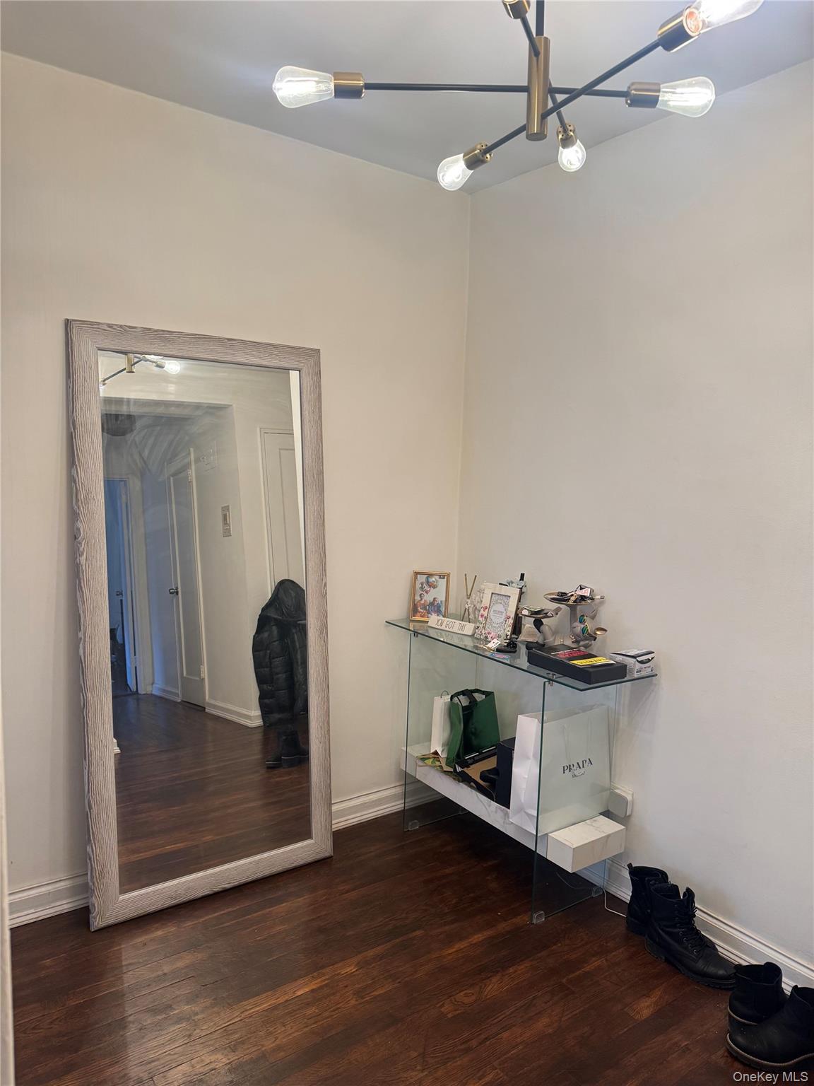 #12 photo, 37-27 86th Street, كوينز Jackson Heights , NY 11372