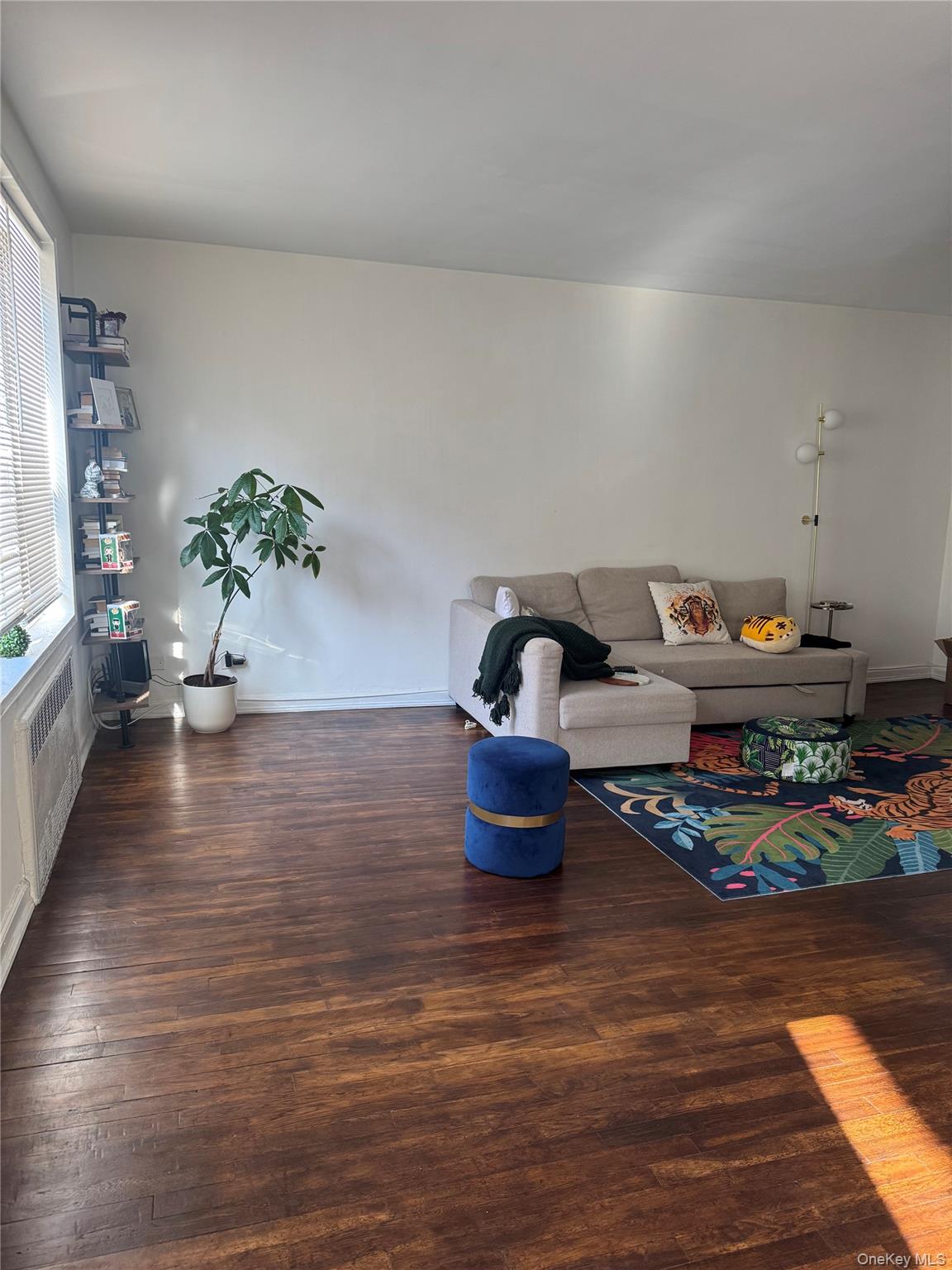 #16 photo, 37-27 86th Street, كوينز Jackson Heights , NY 11372