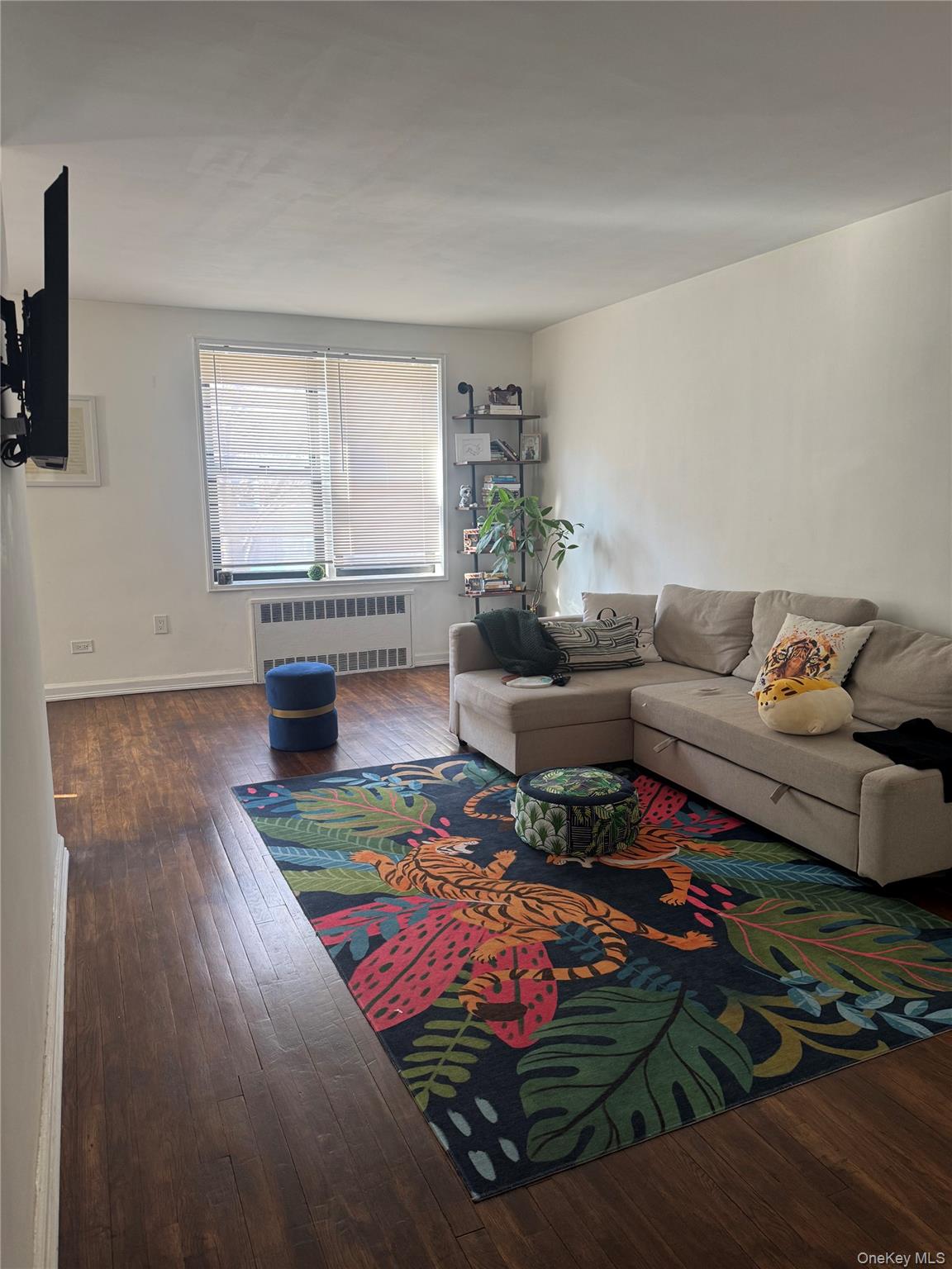 #17 photo, 37-27 86th Street, كوينز Jackson Heights , NY 11372