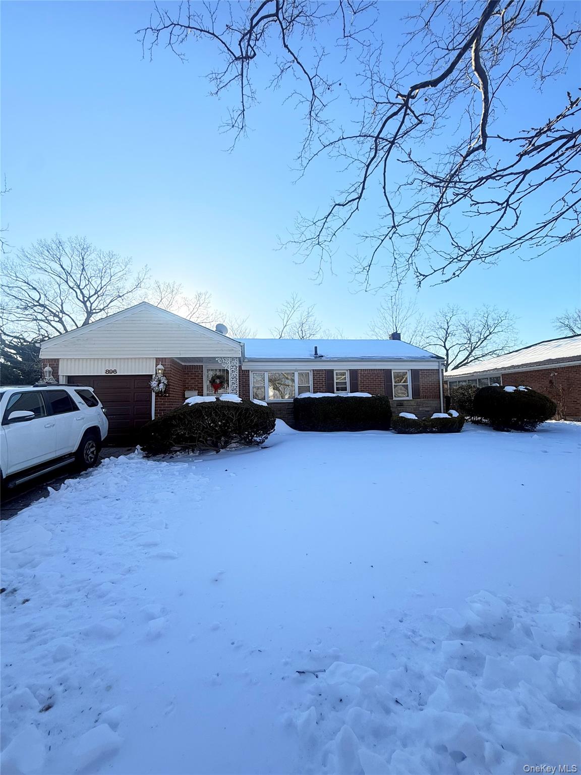 #1 photo, 896 School Drive, North Baldwin , NY 11510