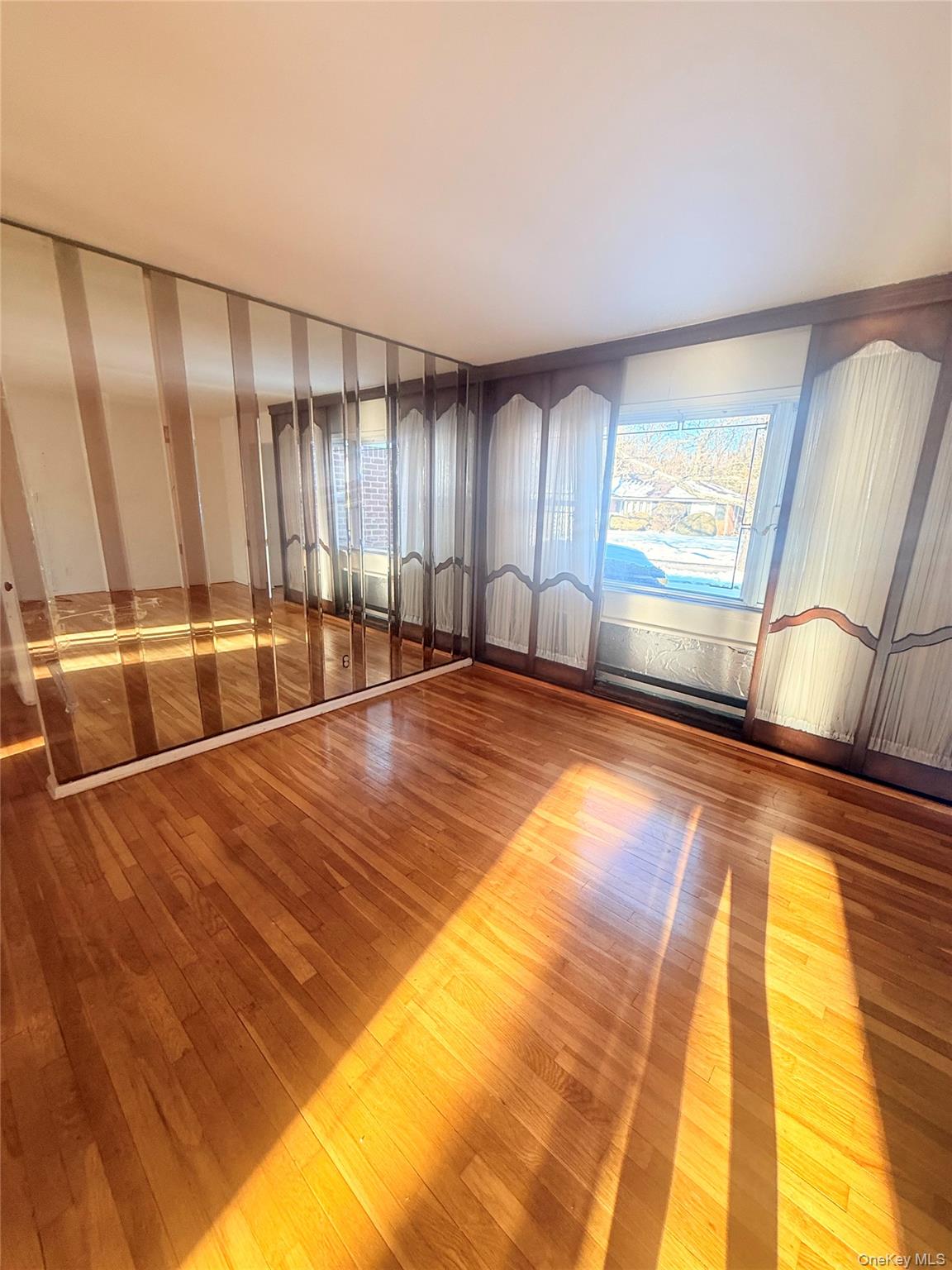 #10 photo, 896 School Drive, North Baldwin , NY 11510