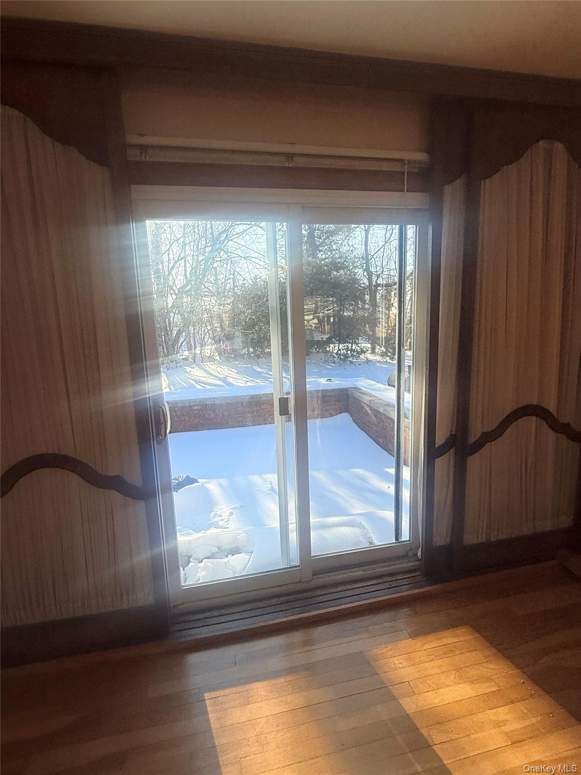 #7 photo, 896 School Drive, North Baldwin , NY 11510