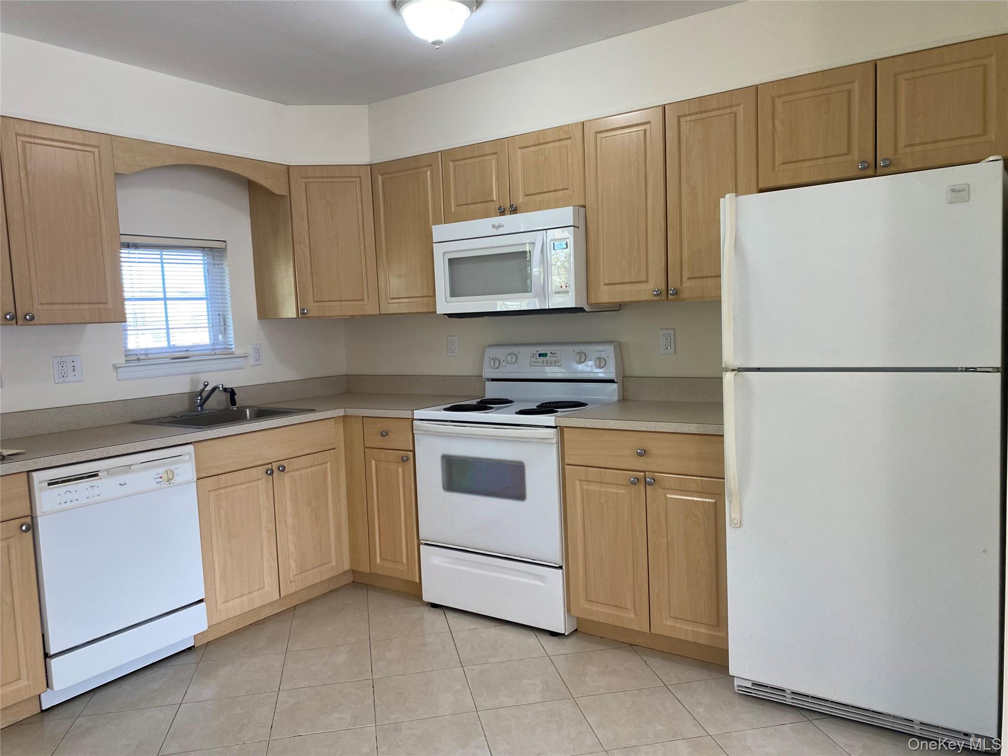 #1 photo, 7 Dominick Court, Lindenhurst , NY 11757