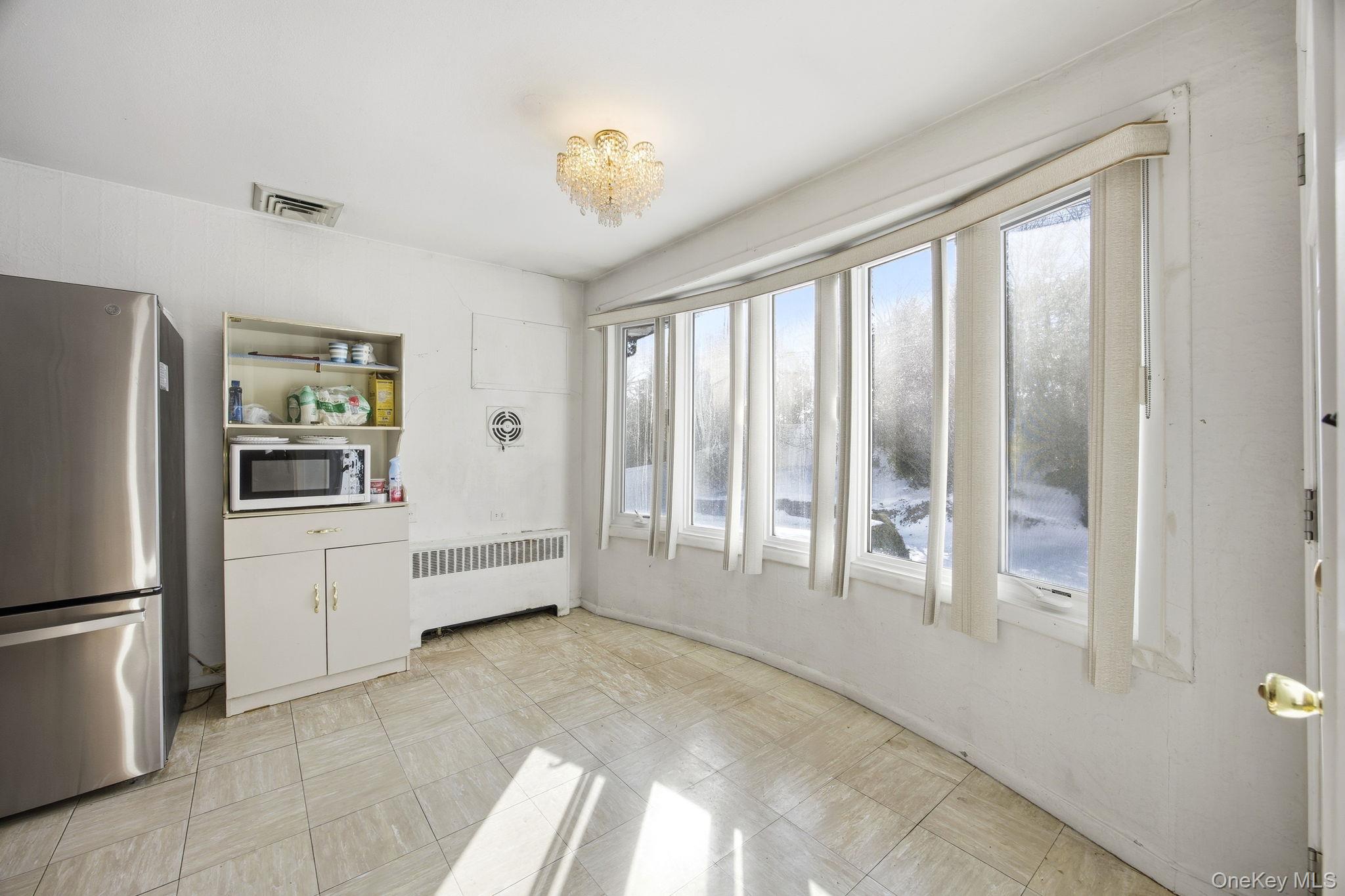 #11 photo, 87 Executive Drive, Нассау ‖ New Hyde Park , NY 11040