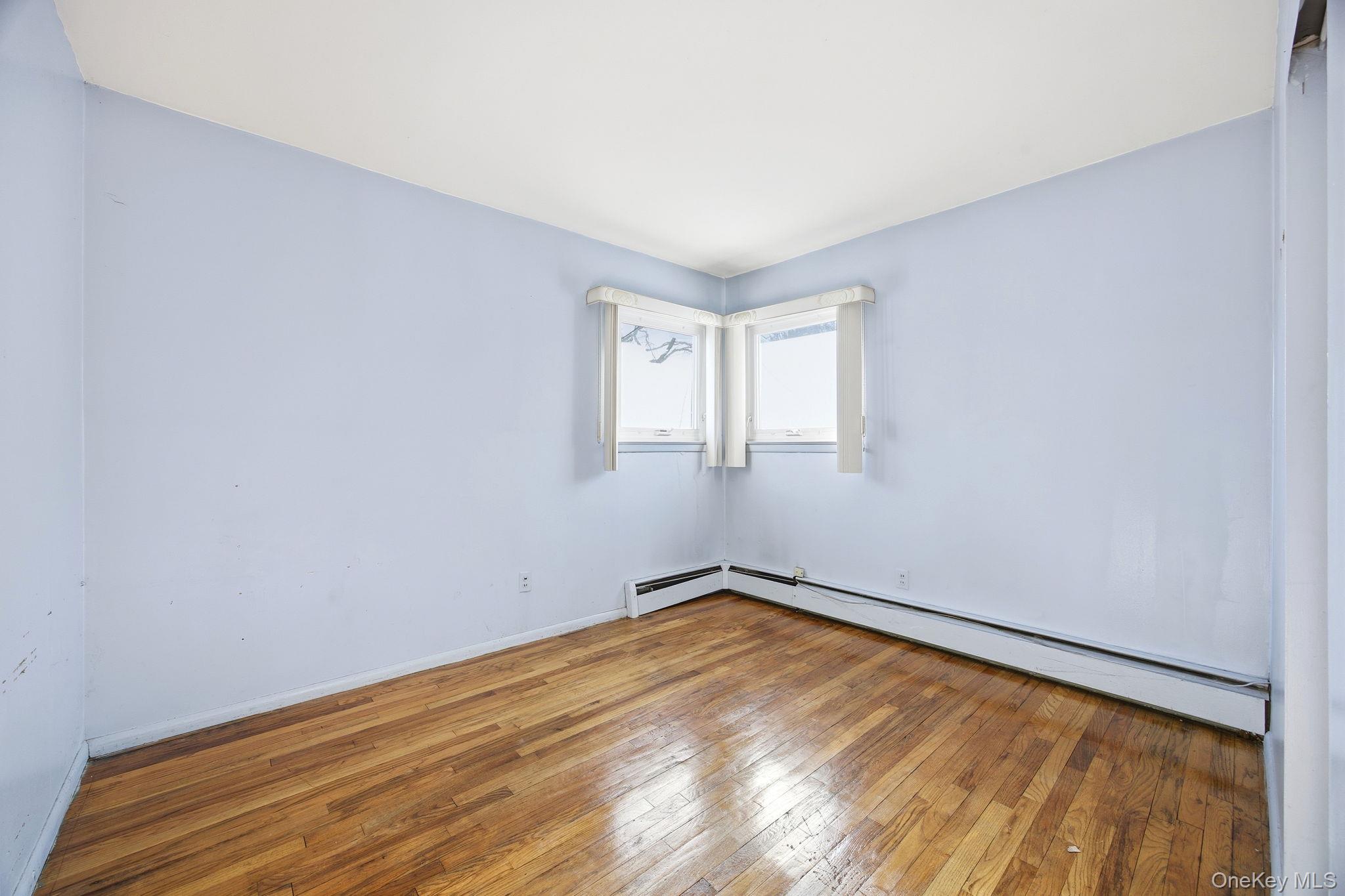 #16 photo, 87 Executive Drive, Нассау ‖ New Hyde Park , NY 11040