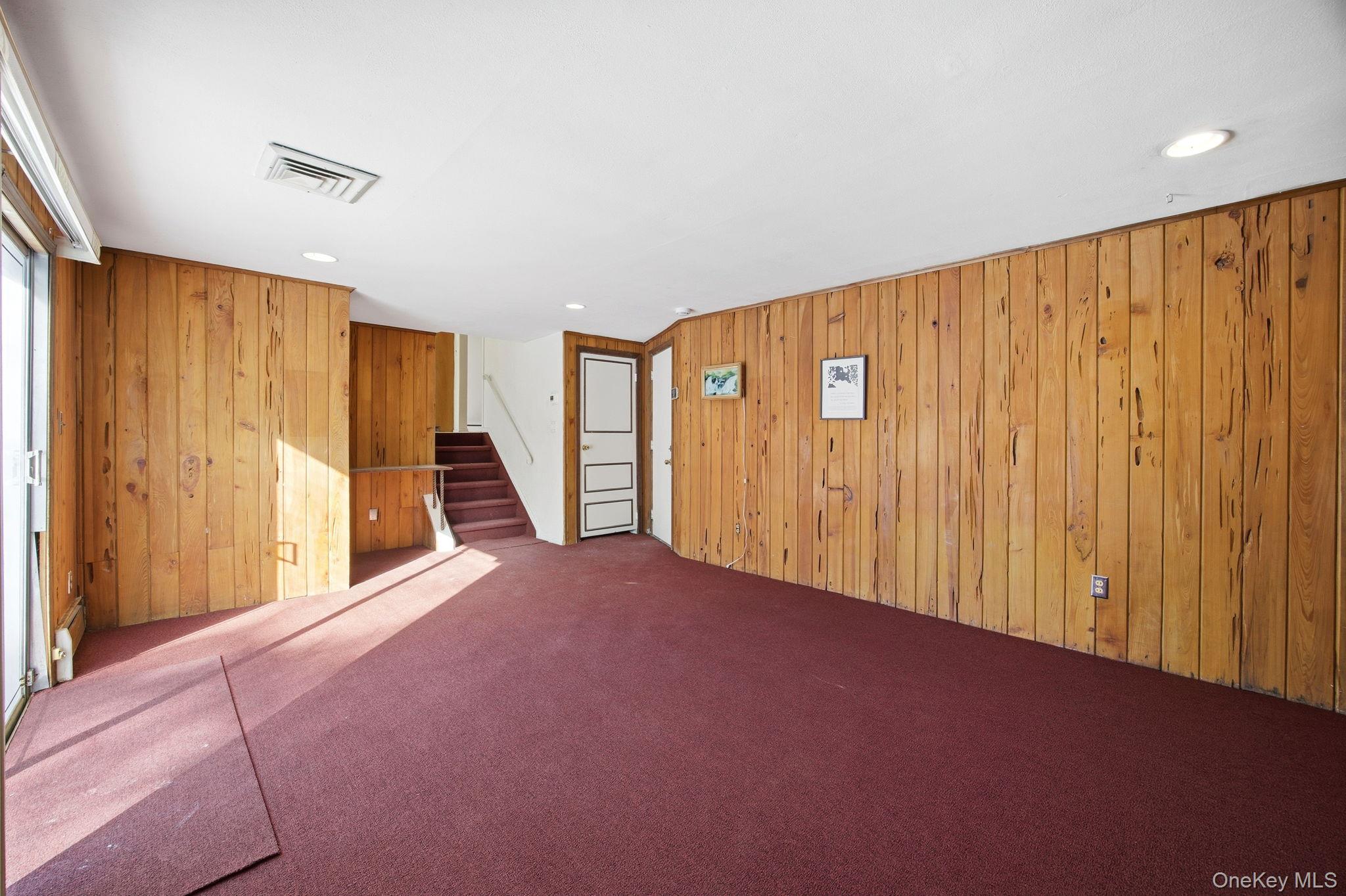 #19 photo, 87 Executive Drive, Нассау ‖ New Hyde Park , NY 11040