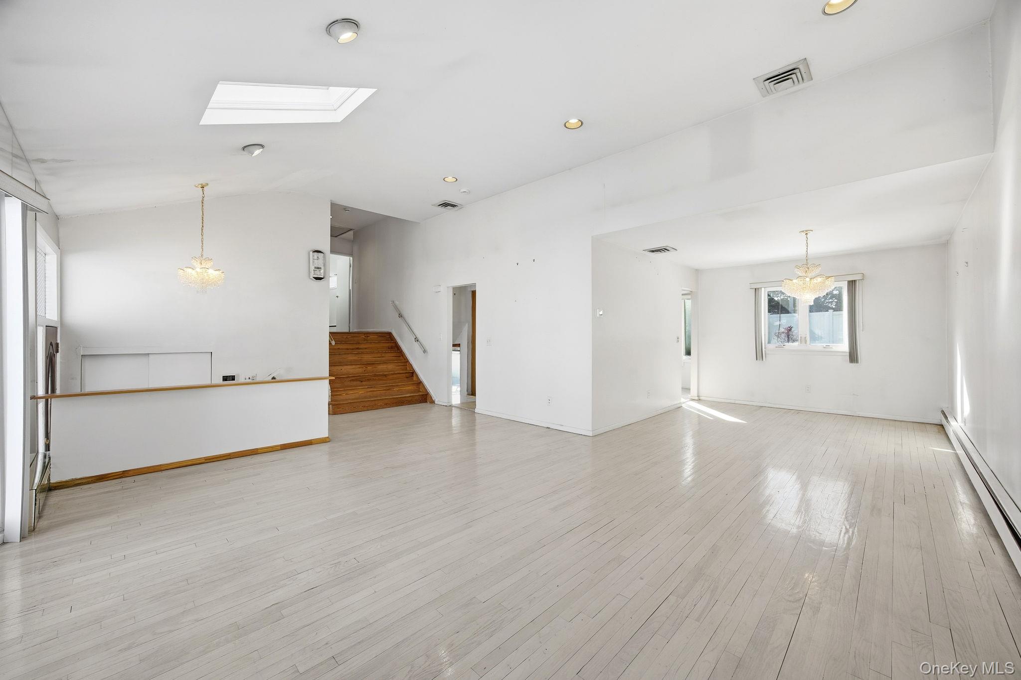 #5 photo, 87 Executive Drive, Нассау ‖ New Hyde Park , NY 11040