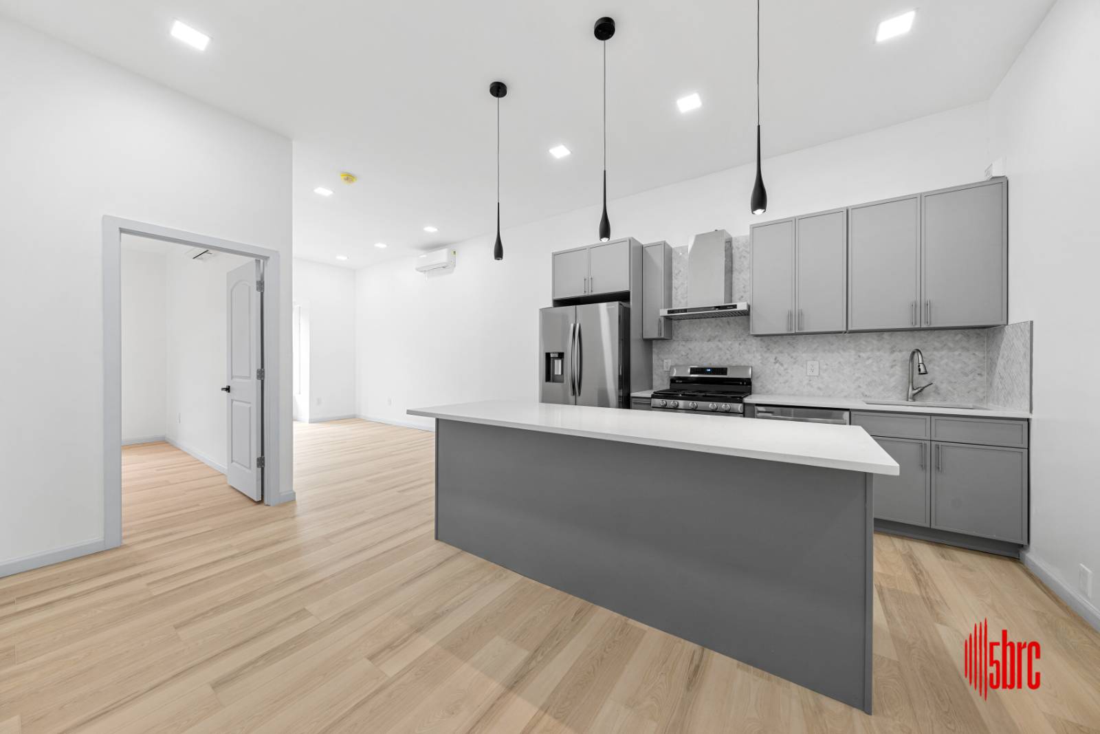 #19 photo, 1058 Jefferson Ave, Bushwick , NY 11221