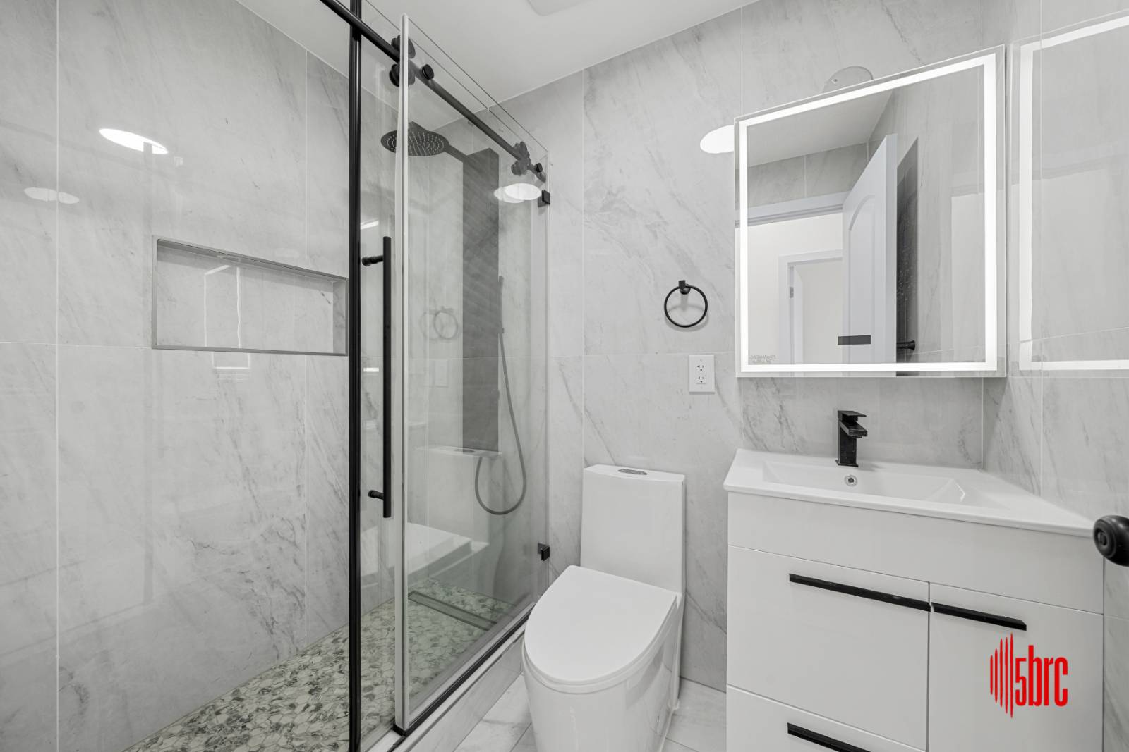 #36 photo, 1058 Jefferson Ave, Bushwick , NY 11221