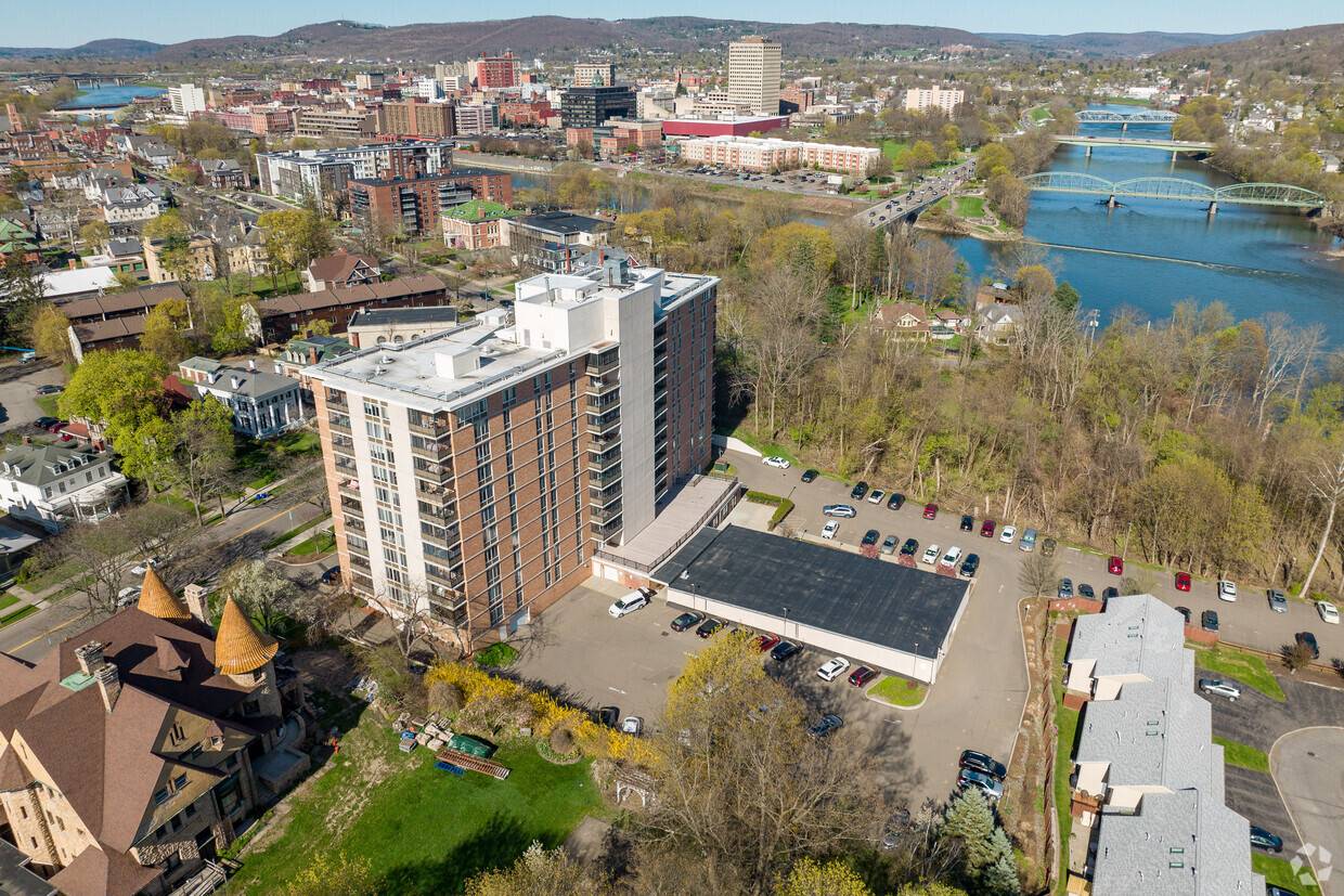 #2 photo, 5 Riverside Drive 306, Binghamton , NY 13905