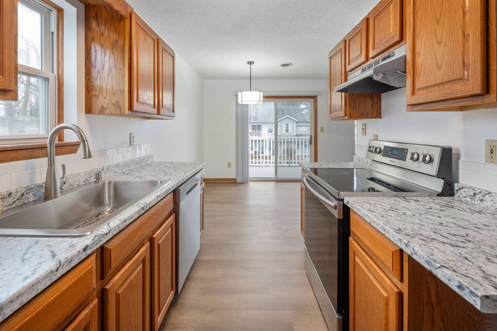 #15 photo, 1911 Cambridge Manor Drive, 紐約州 Schenectady , NY 12302