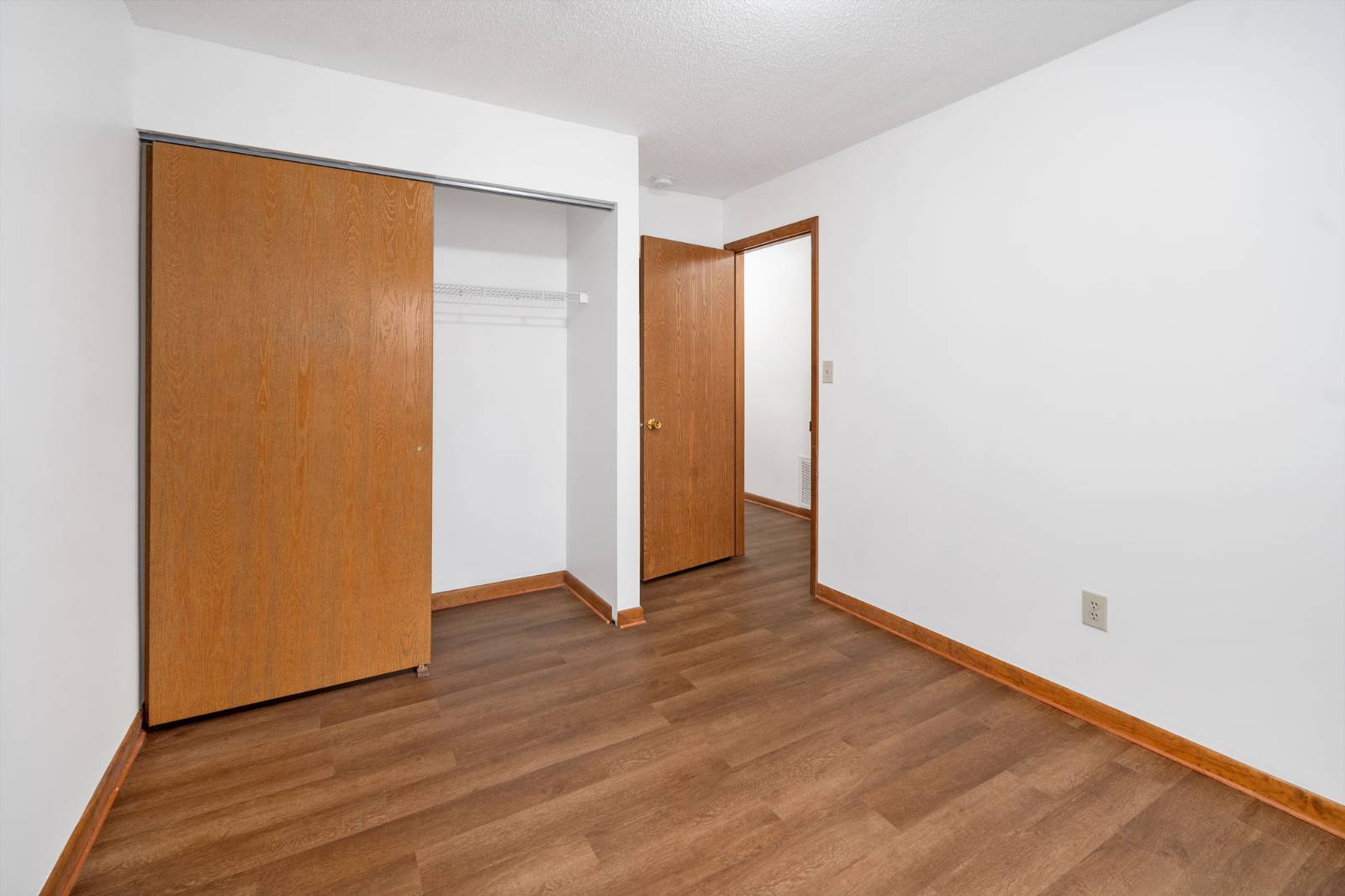 #19 photo, 1911 Cambridge Manor Drive, 紐約州 Schenectady , NY 12302