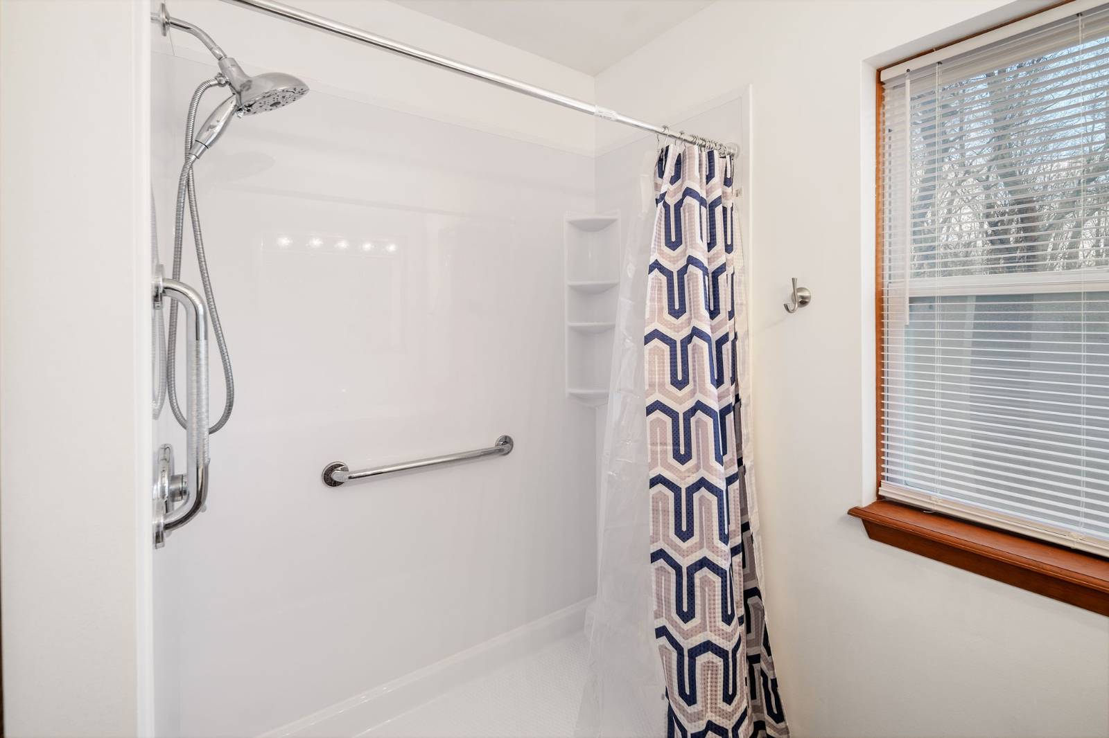 #22 photo, 1911 Cambridge Manor Drive, 紐約州 Schenectady , NY 12302