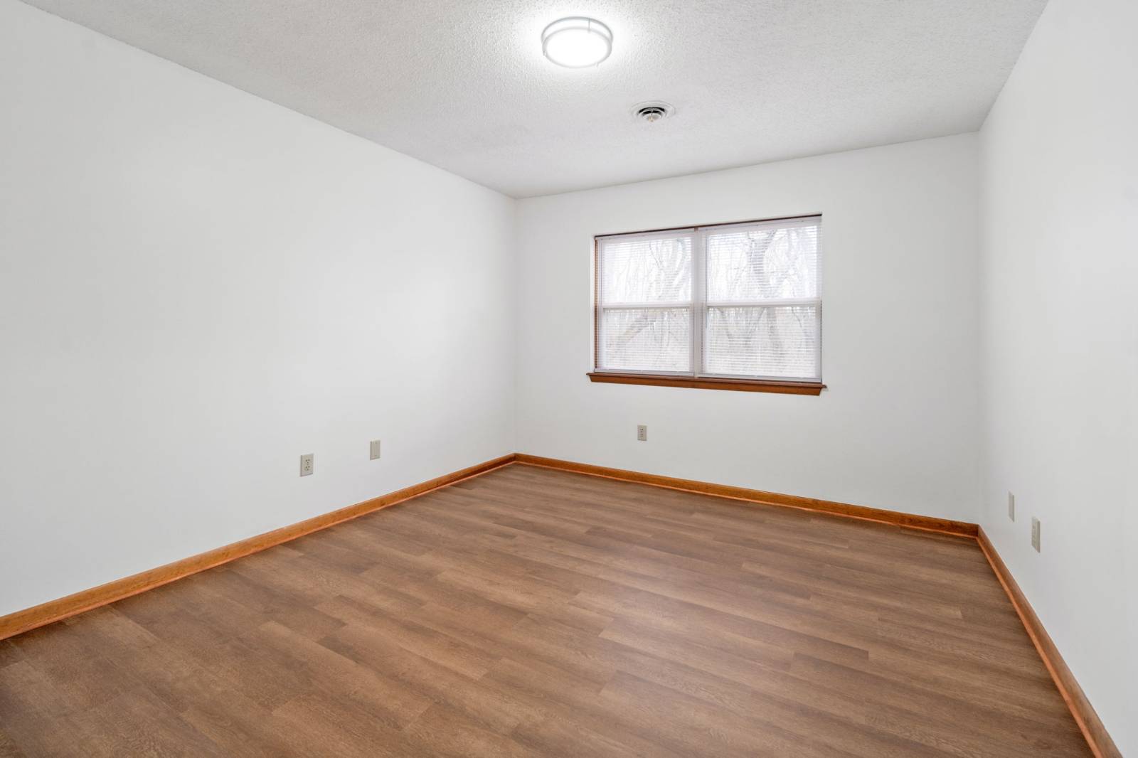 #23 photo, 1911 Cambridge Manor Drive, 紐約州 Schenectady , NY 12302