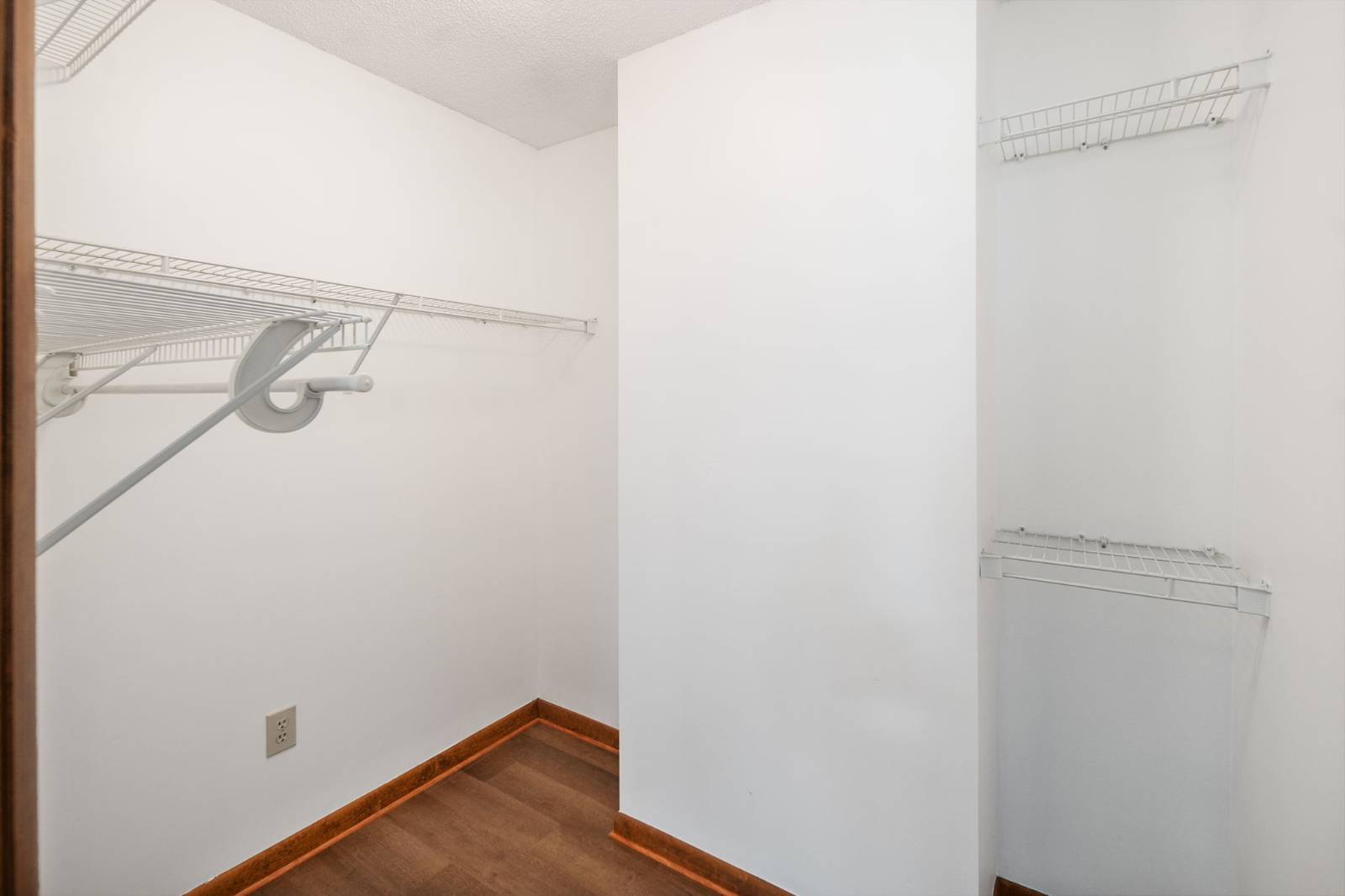 #25 photo, 1911 Cambridge Manor Drive, 紐約州 Schenectady , NY 12302