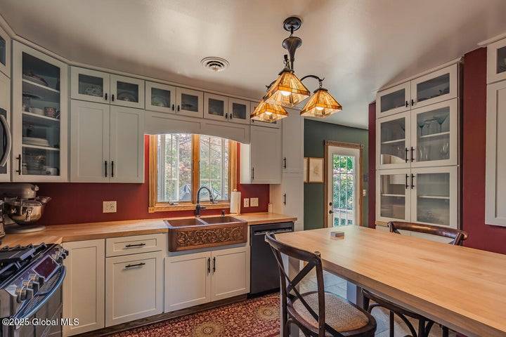 #7 photo, 7 Western, Charlton , NY 12019