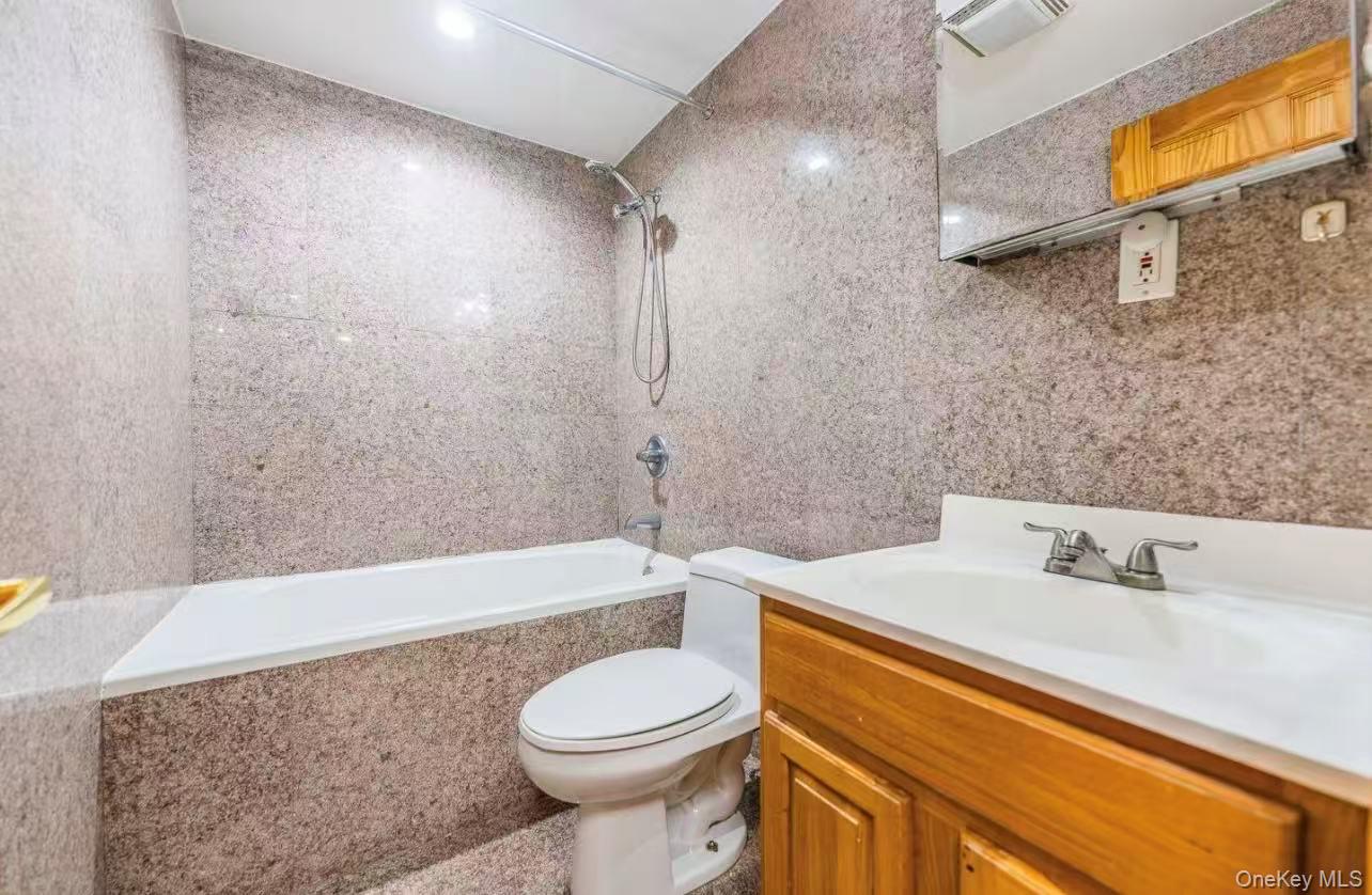 #11 photo, 165 Elizabeth Street, New York (Manhattan) , NY 10012